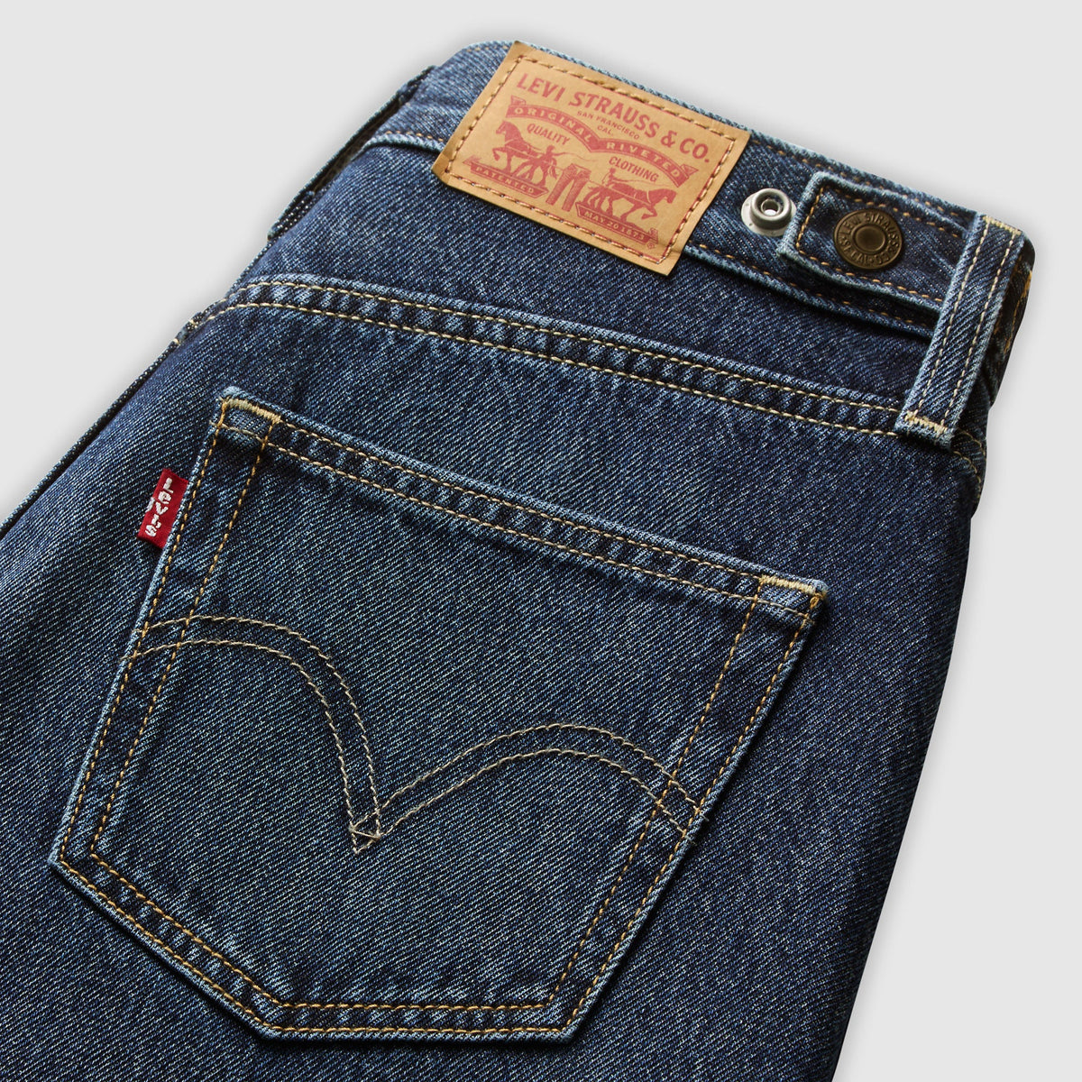 Levi's® Women's Cinch Barrel Jeans