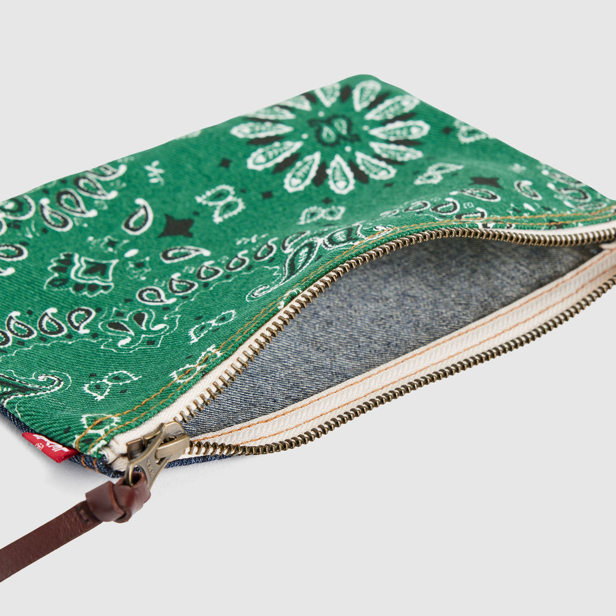 Levi's® Men's Graphic Small Pouch