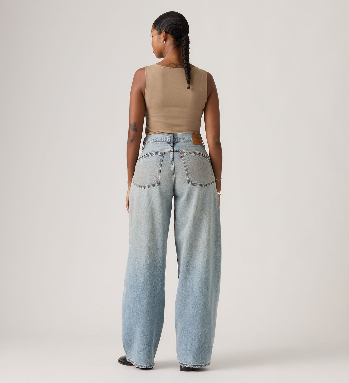 Main 2 - Levi's® Women's Super Baggy Barrel Jeans - 003NF0005