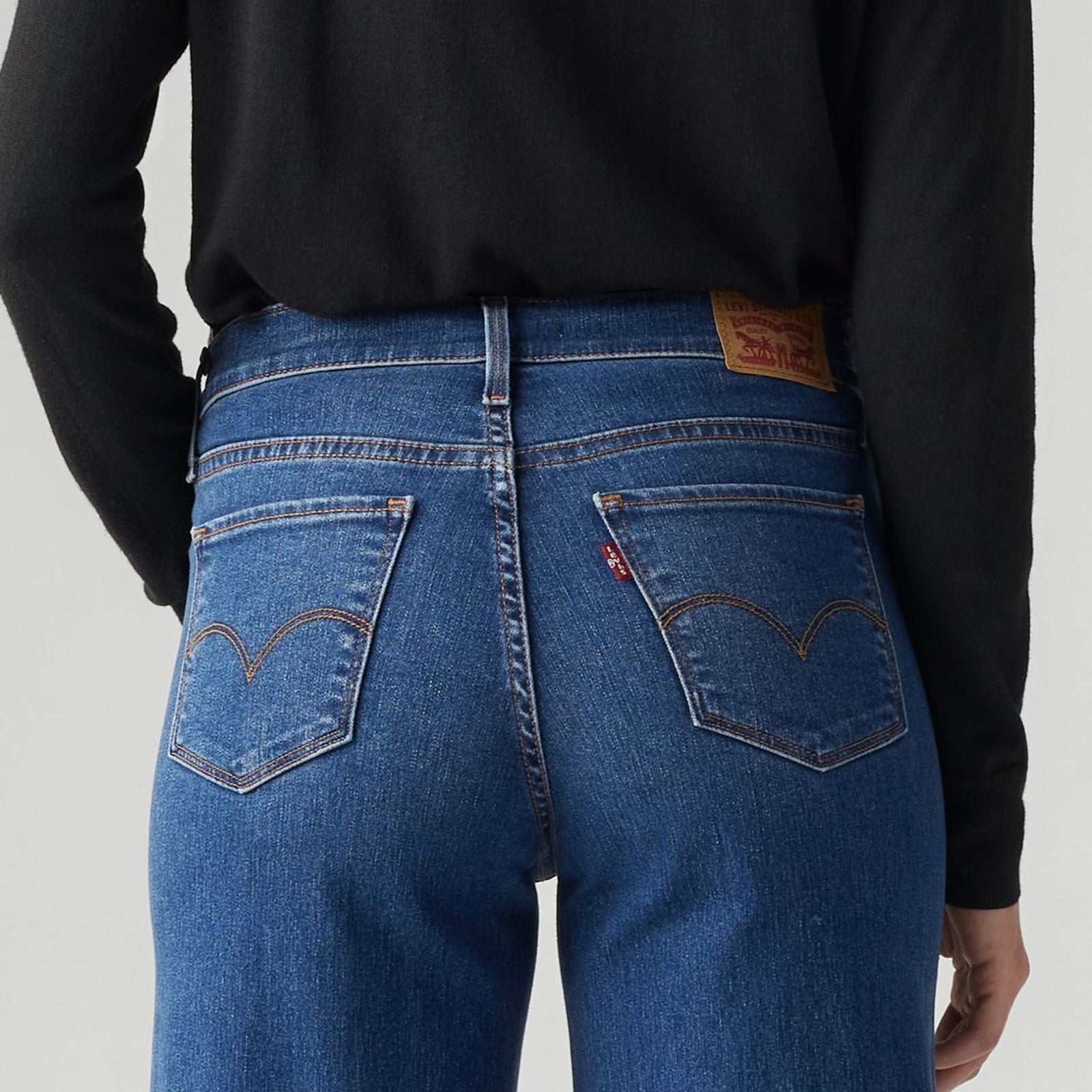 Main 7 - Levi's®  Women's 318 Shaping Wide-Leg Jeans - 001PZ0001