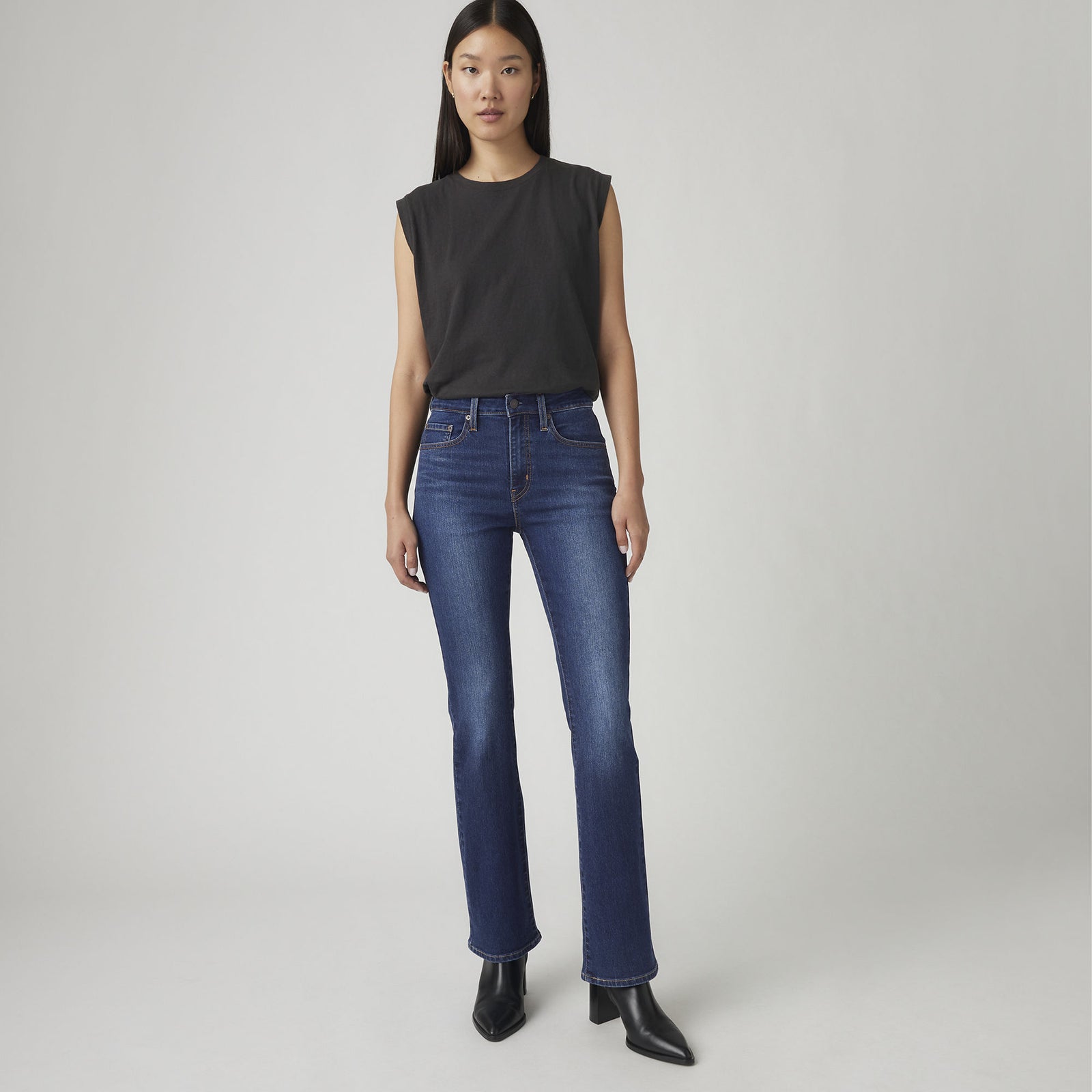 Main 2 - Levi's® Women's 725 High-Rise Bootcut Jeans SCL - 