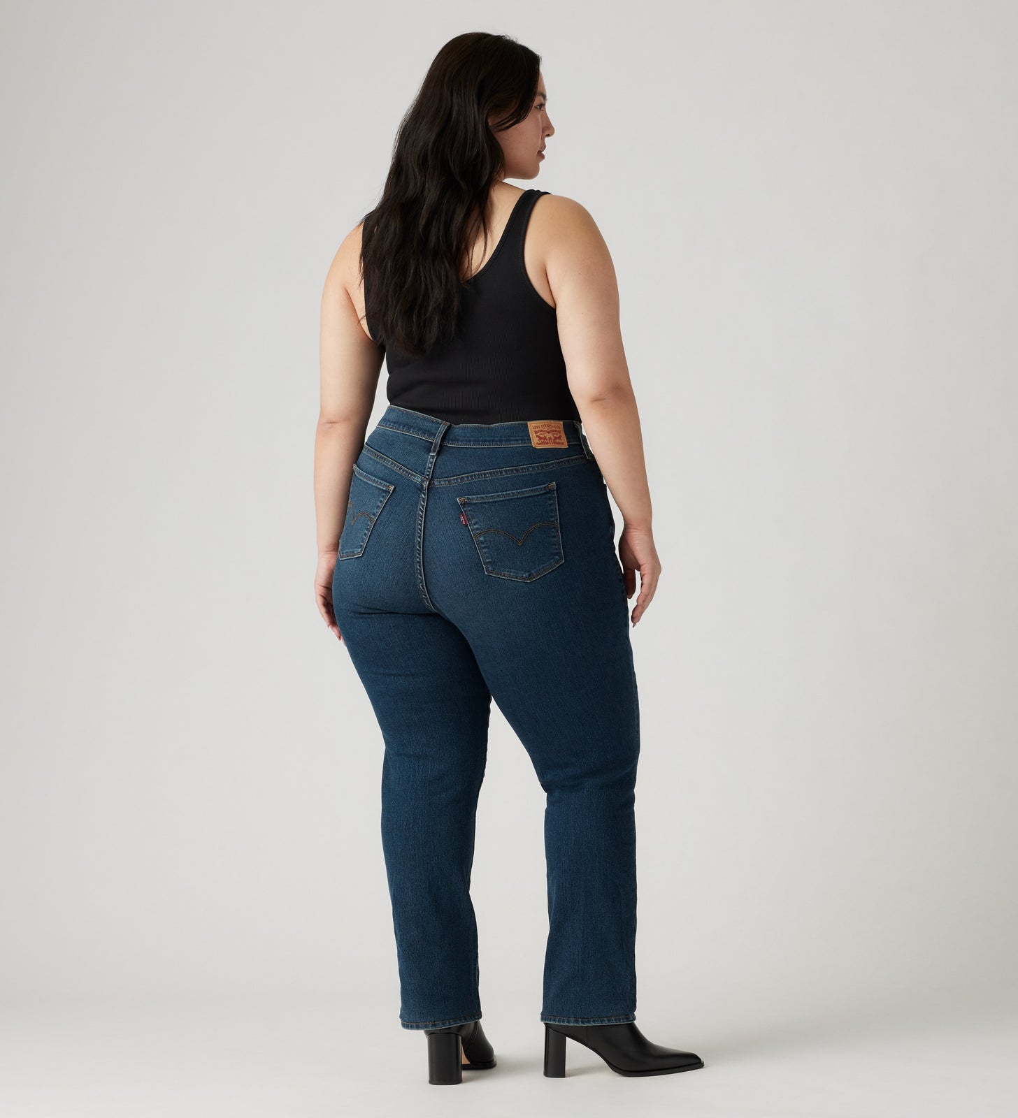 Main 2 - Levi’s® Women's 314 Shaping Straight Jeans - 196410059