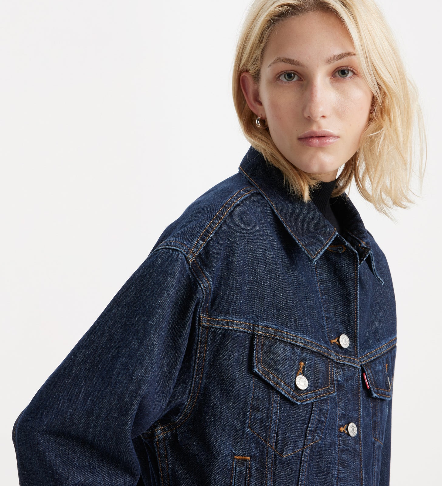 Main 4 - Levi's® Women's Shrunken '90s Trucker Jacket - A91550000