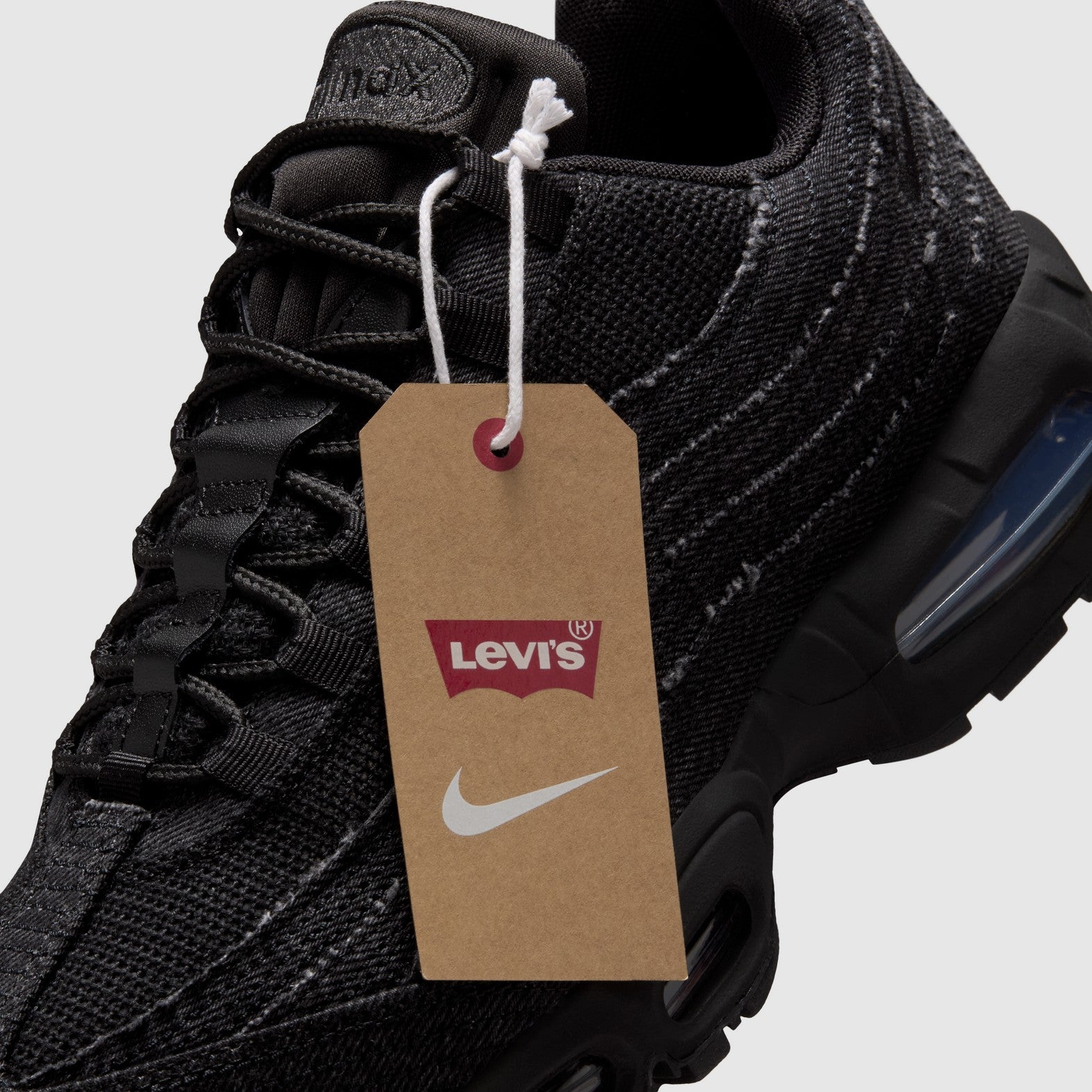 LEVI’S NIKE AIR MAX 95 リーバイス　Black 28cm The Levi's x Nike Air Max 95 Sneakers Drop This Week (And They're