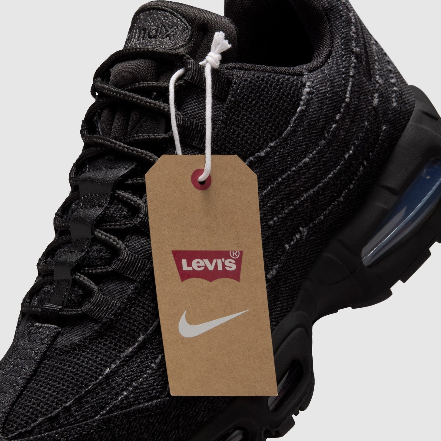 Main 7 - Levi's® x Nike Air Max 95 Black - 0061X0001