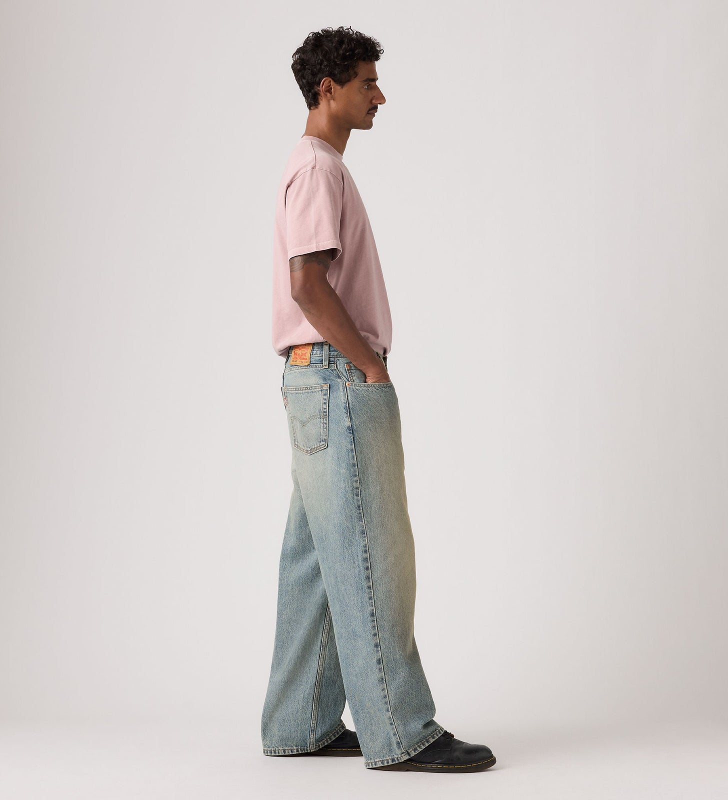 Main 3 - Levi's® Men's Extra Baggy Jeans - 006IC0003