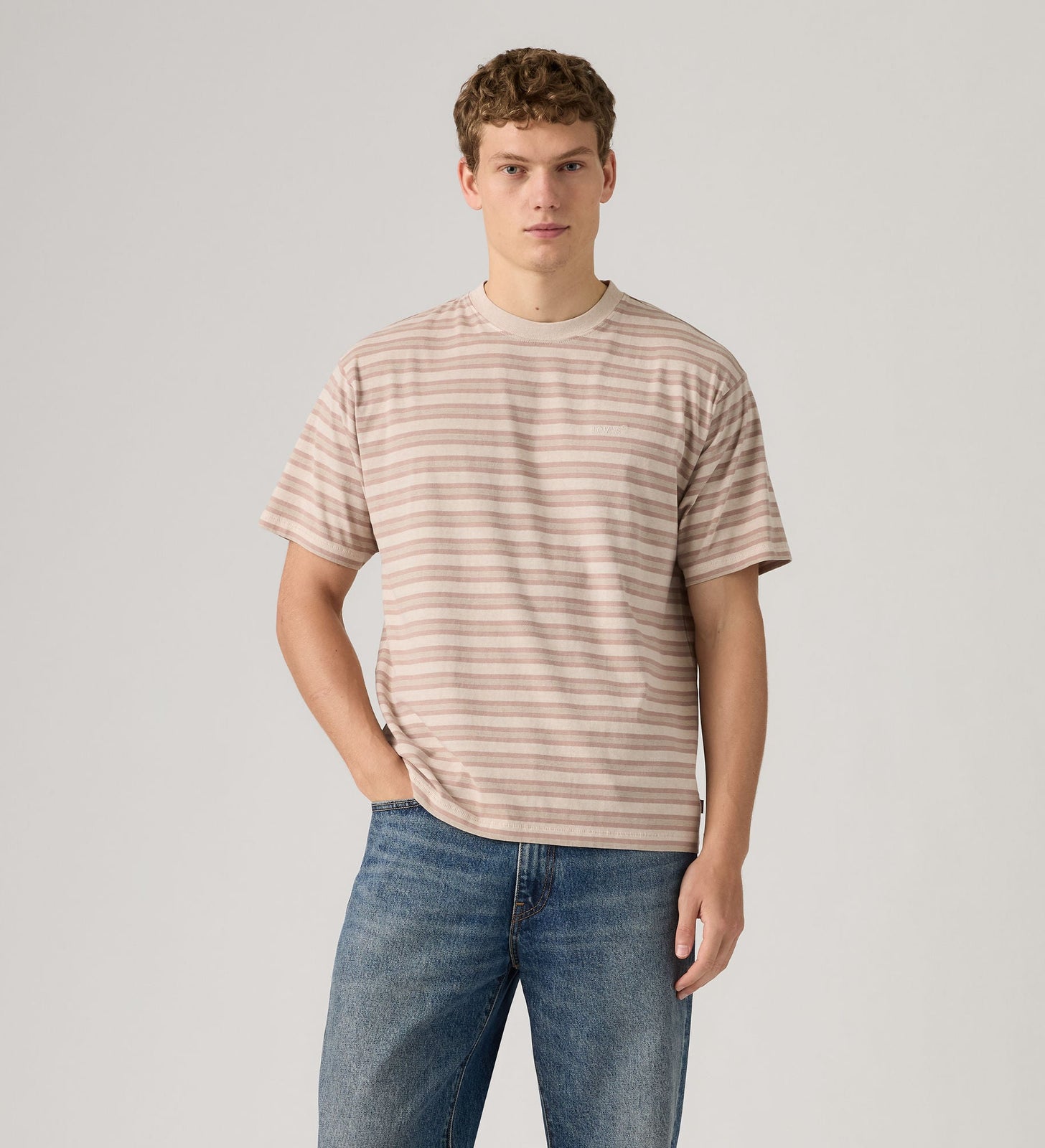 Main 1 - Levi's® Men's Red Tab Vintage T-Shirt - A06370190