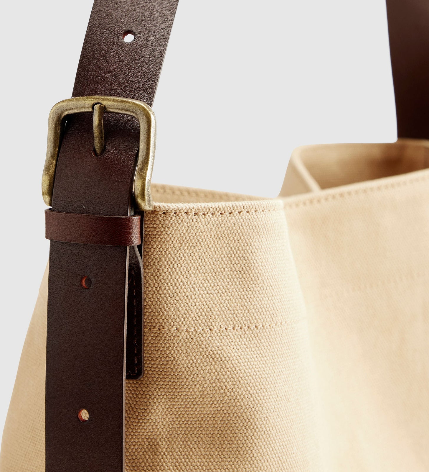 Main 4 - Levi's® Women's Medium Heritage Bag - 005DN0002