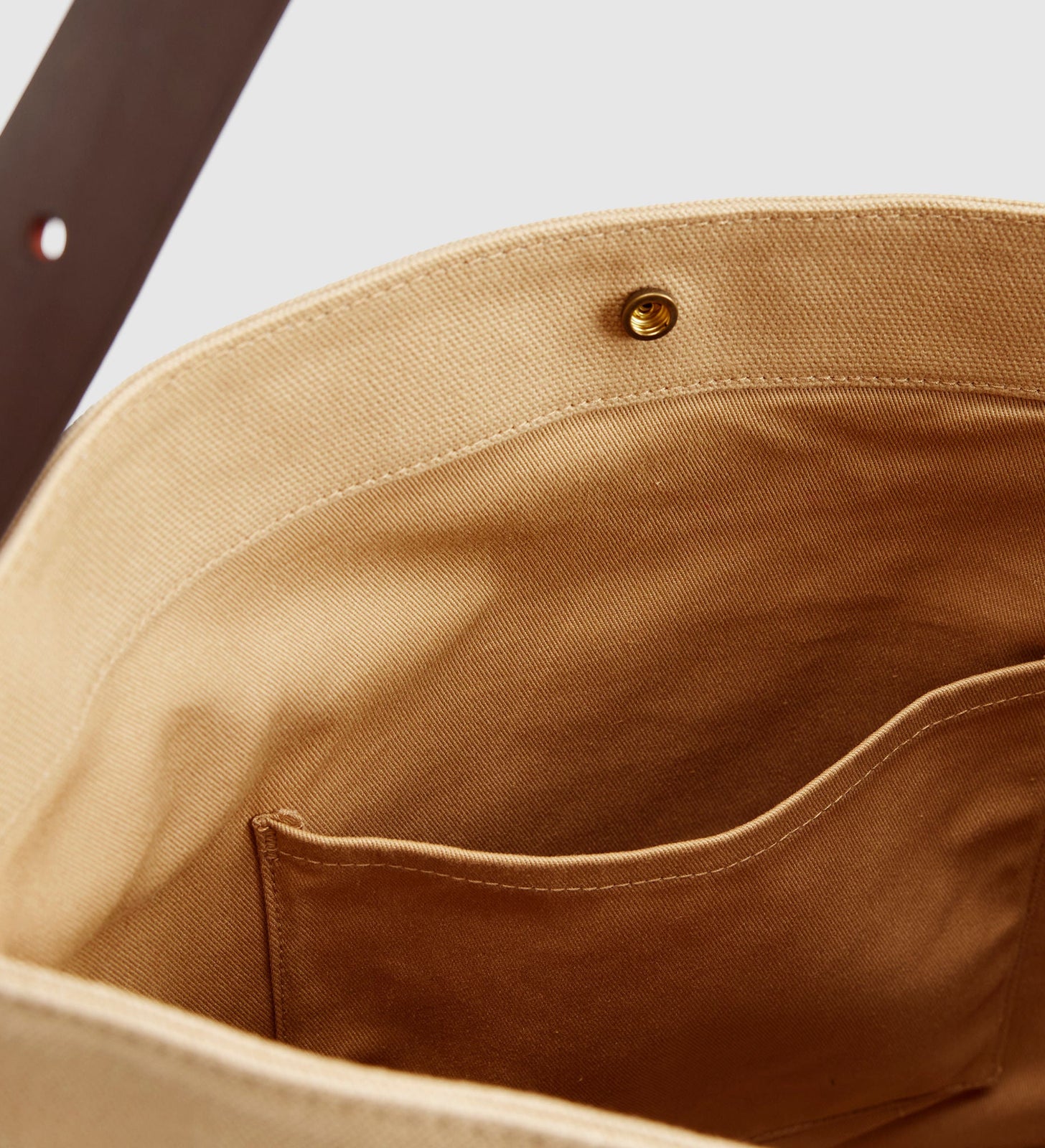 Main 5 - Levi's® Women's Medium Heritage Bag - 005DN0002