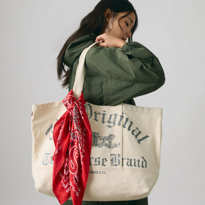 Thumbnail 2 - Levi's® Women's XL Graphic Tote Bag - 005GK0000