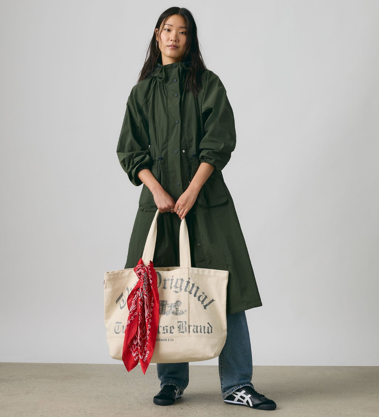 Main 1 - Levi's® Women's XL Graphic Tote Bag - 005GK0000