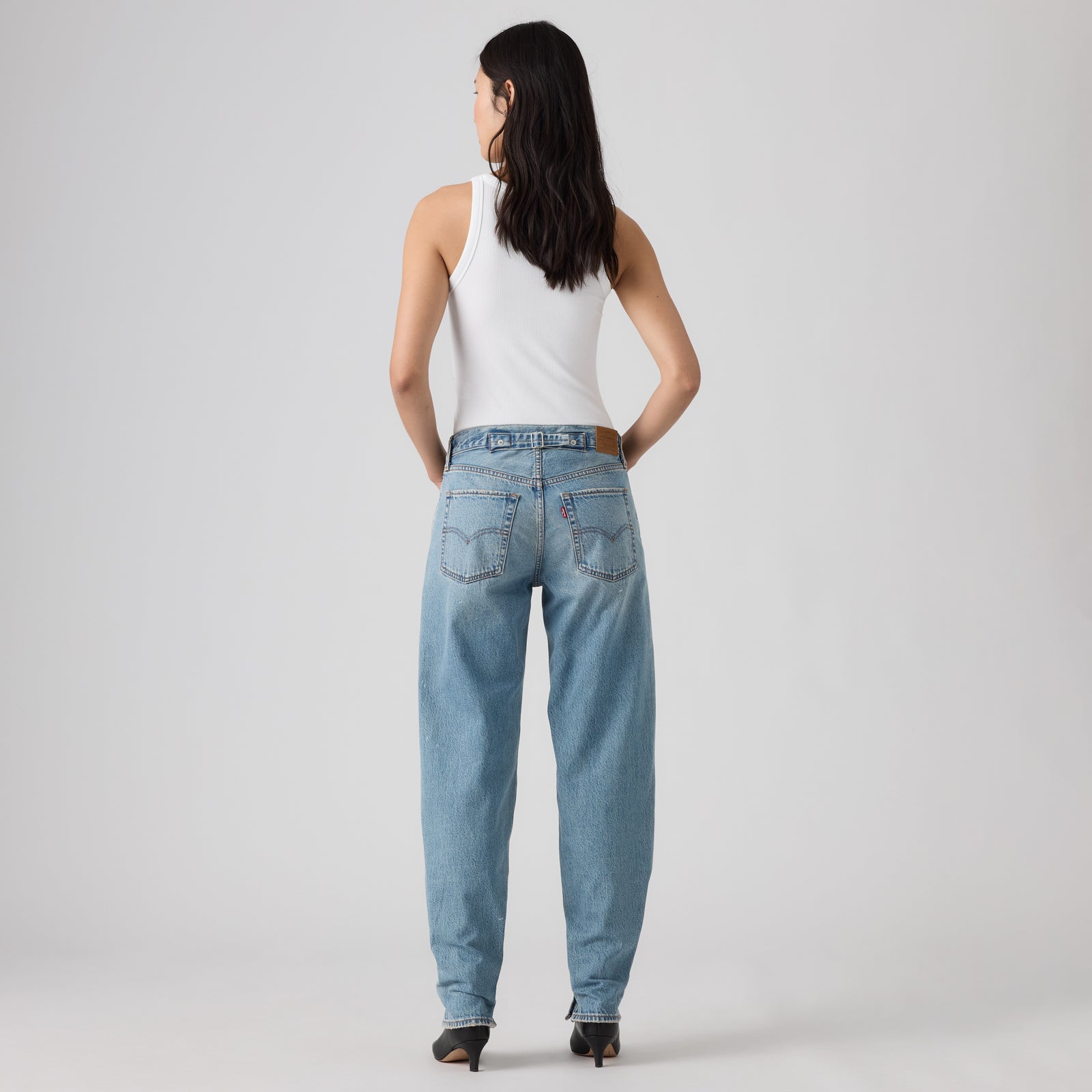 Main 2 - Levi's® Women's Loose Taper Jeans - 0083N0002