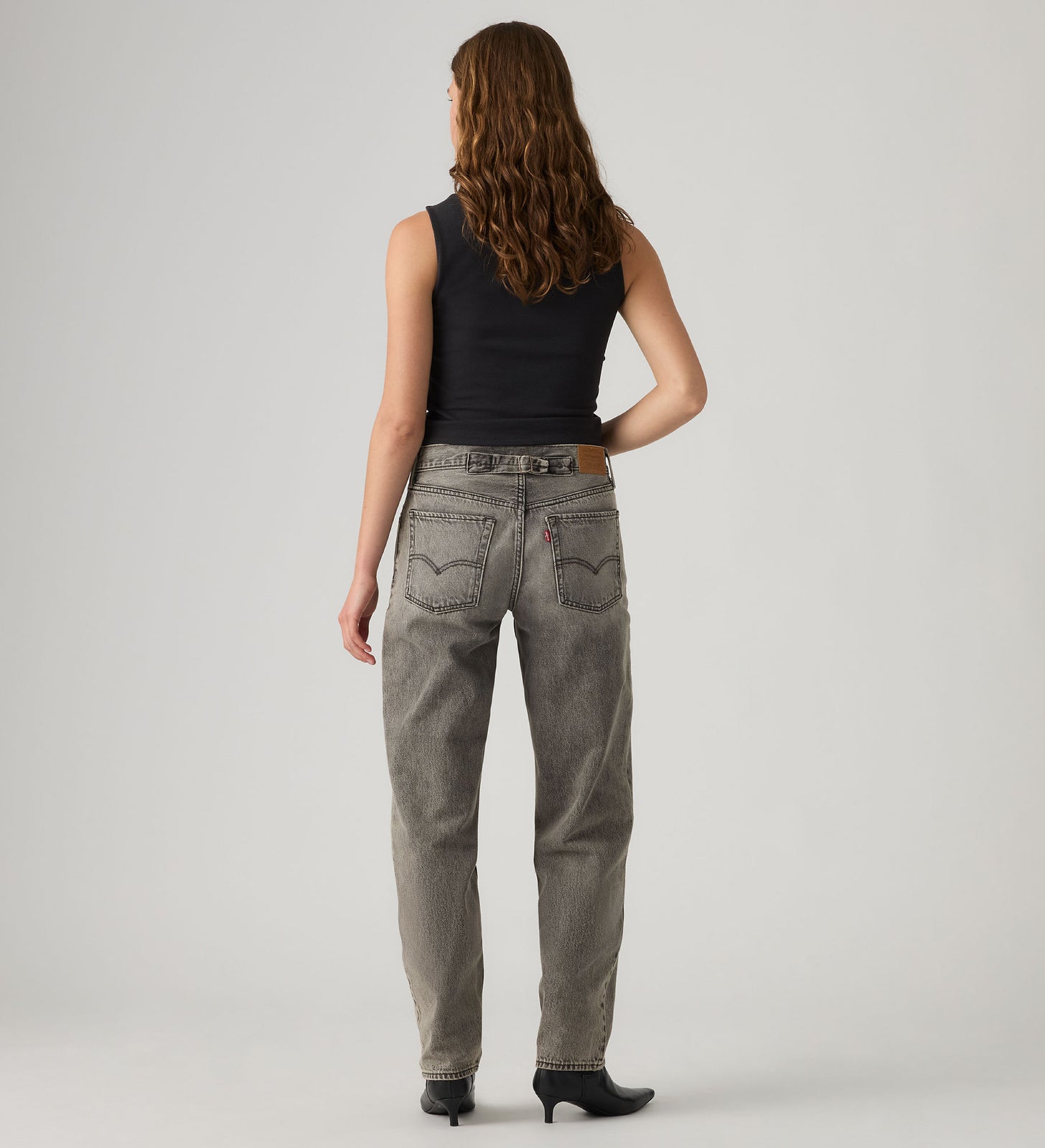 Main 4 - Levi's® Women's Loose Taper Jeans - 0083N0006