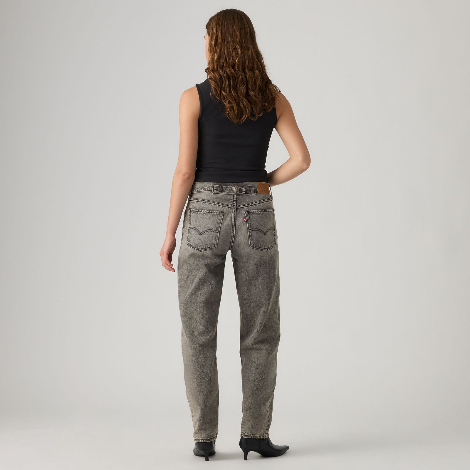 Main 4 - Levi's® Women's Loose Taper Jeans - 0083N0006