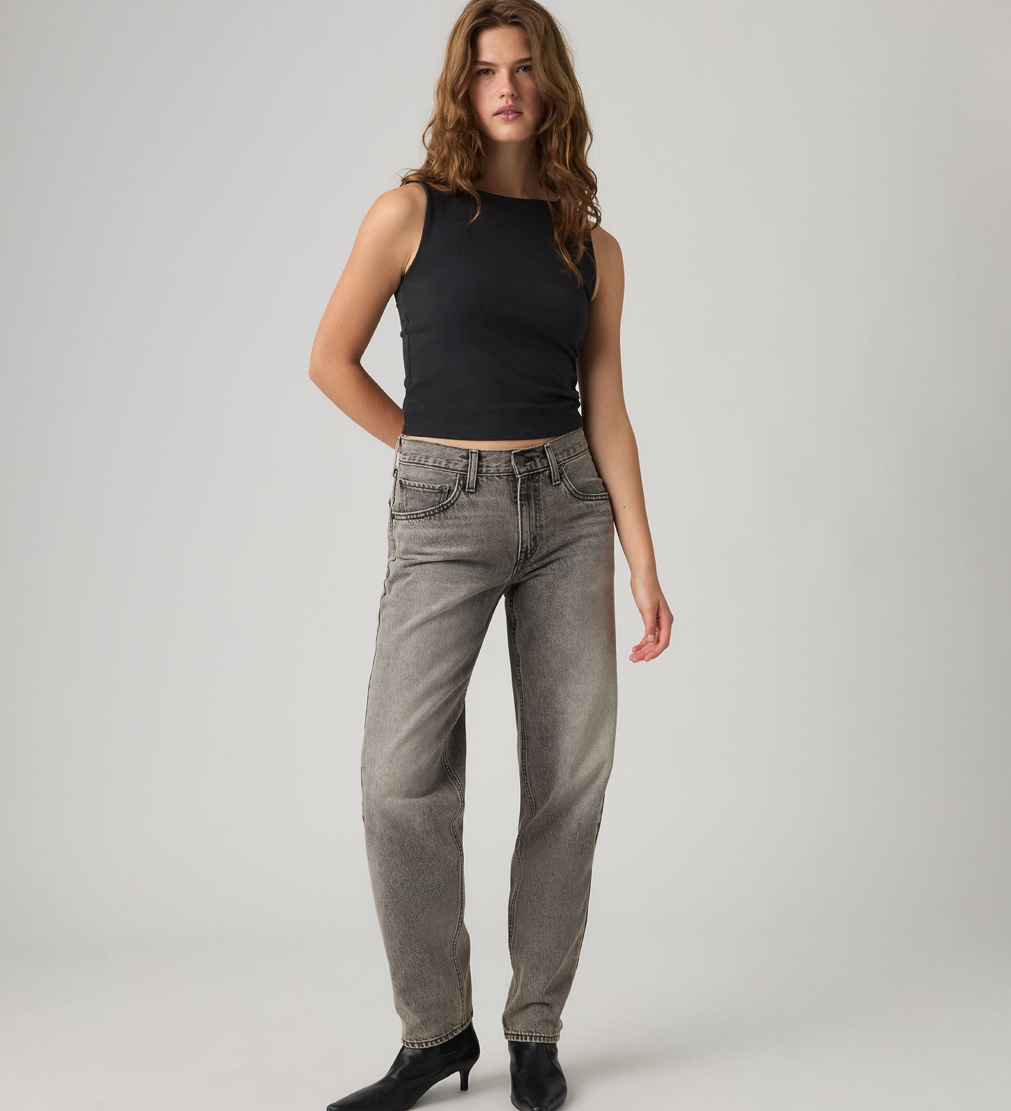 Main 2 - Levi's® Women's Loose Taper Jeans - 0083N0006