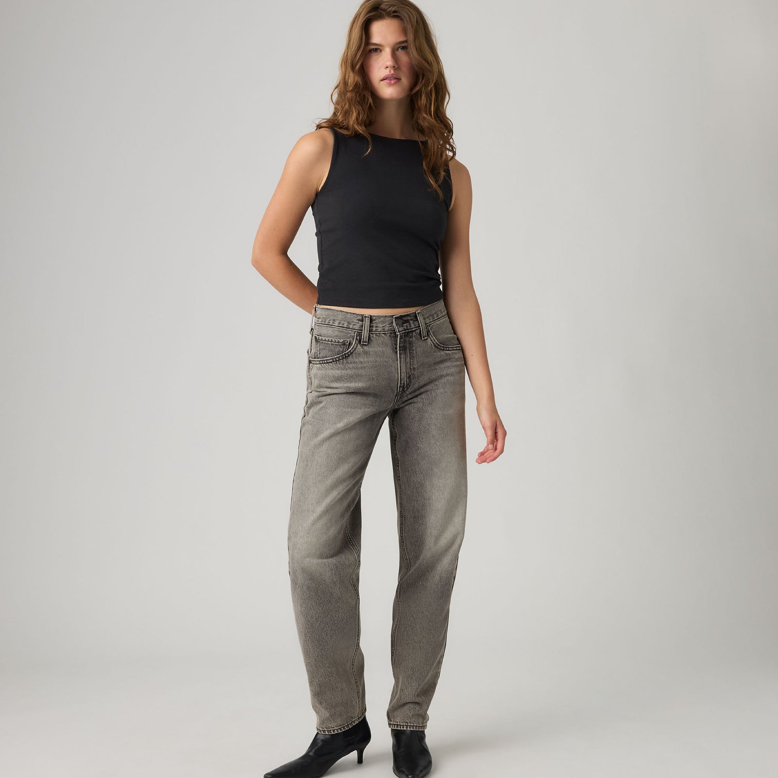 Main 2 - Levi's® Women's Loose Taper Jeans - 0083N0006