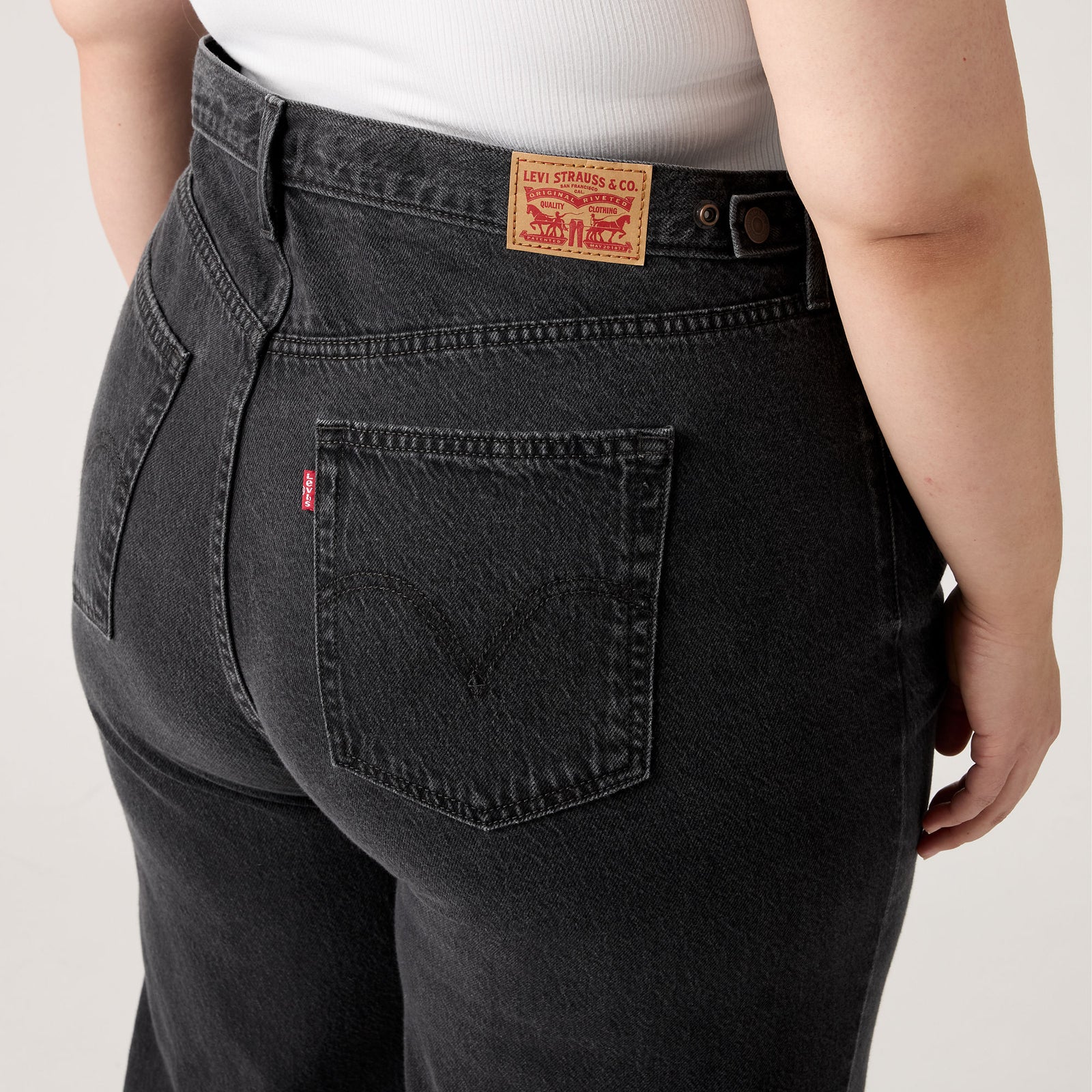 Main 6 - Levi's® Women's Cinch Baggy Jeans (Plus Size) - 008AM0000