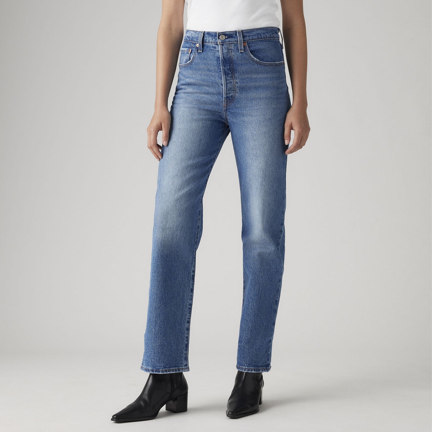 Levi's® Women's Ribcage Straight Ankle Jeans