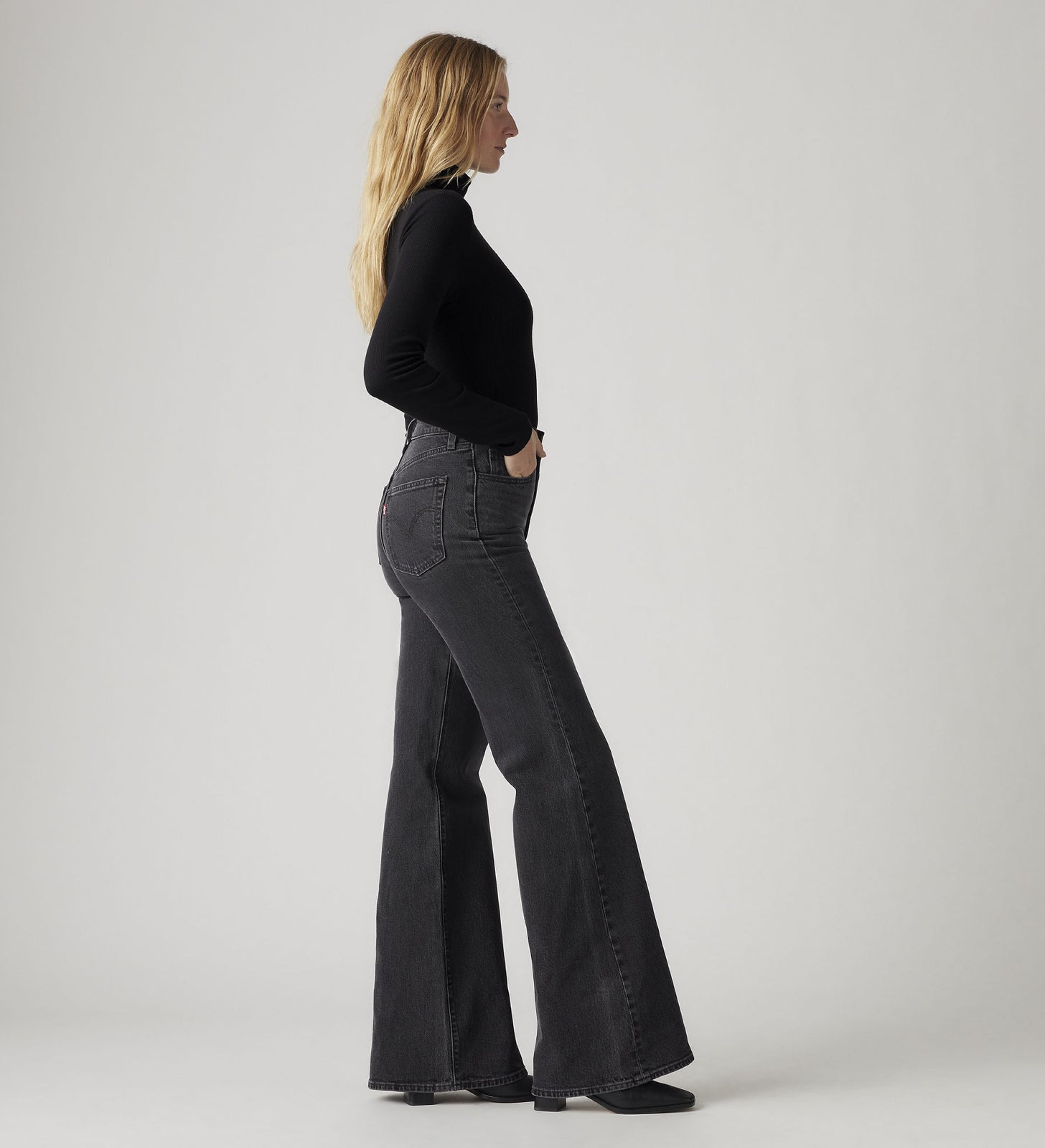 Main 3 - Levi's® Women's Ribcage Bell Jeans - A75030007