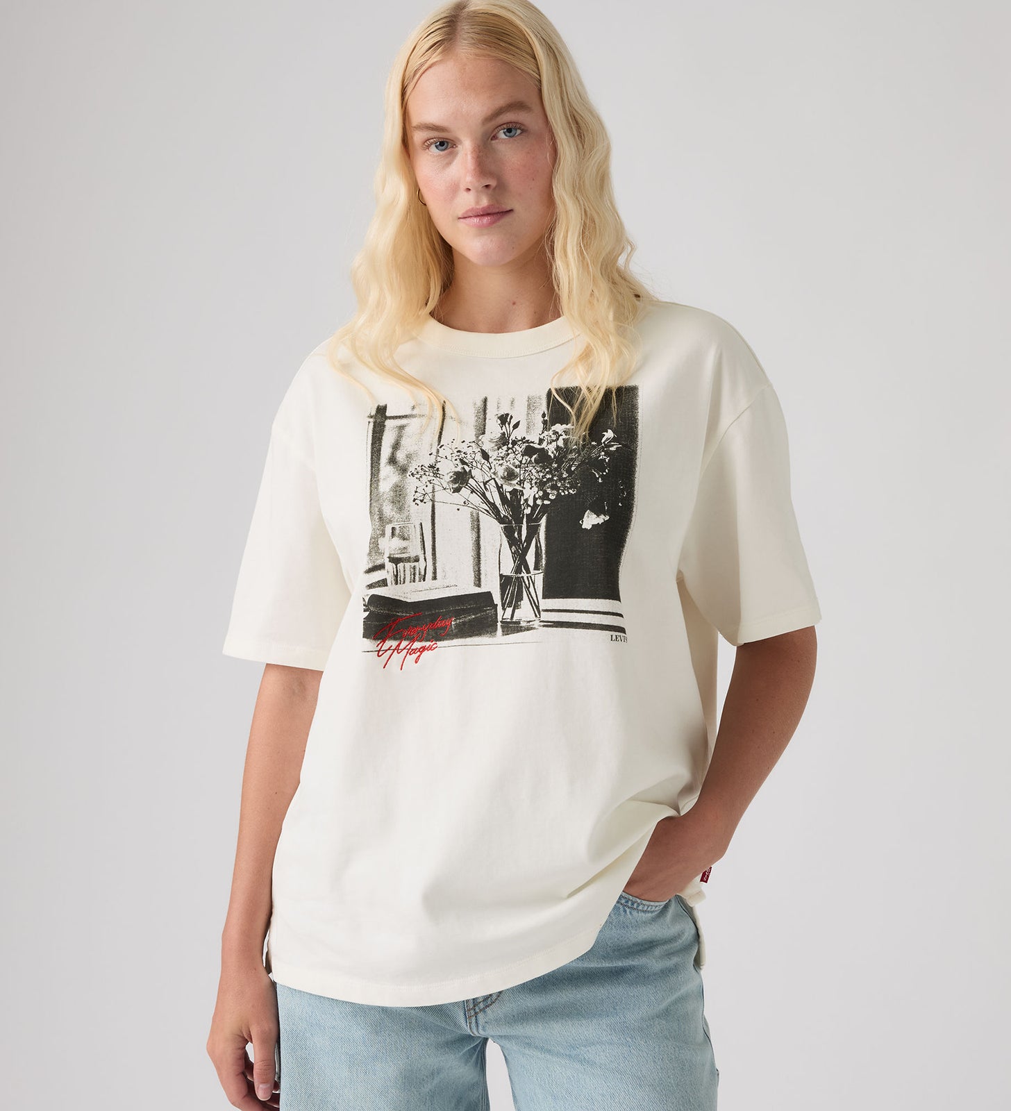 Main 1 - Levi's® Women's Graphic Tabor T-Shirt - 001MX0037