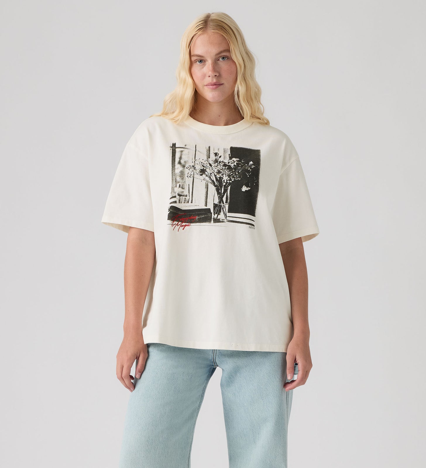 Main 2 - Levi's® Women's Graphic Tabor T-Shirt - 001MX0037