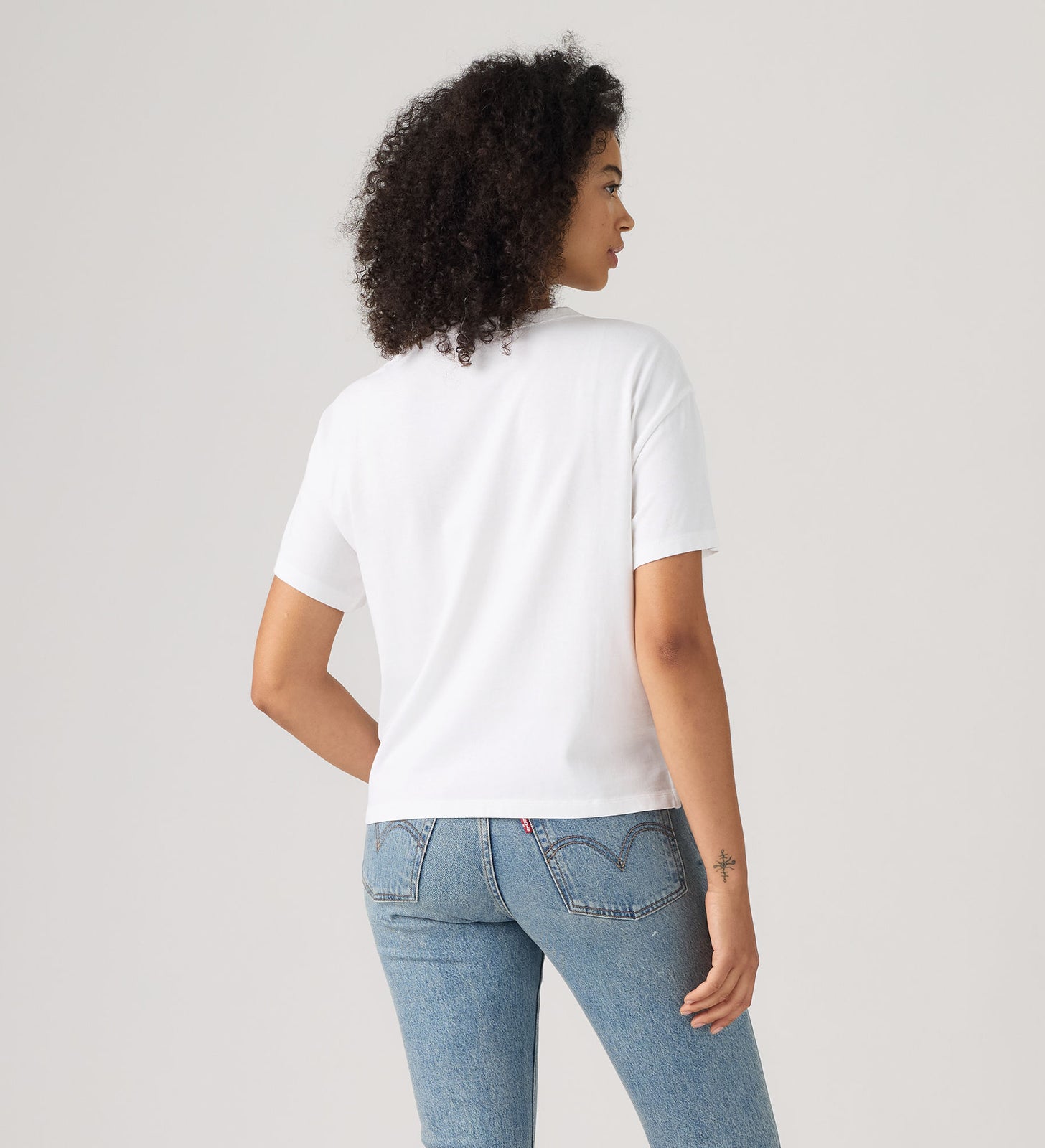 Main 4 - Levi's® Women's Graphic Vintage Short-Sleeve Tee - 005OY0047