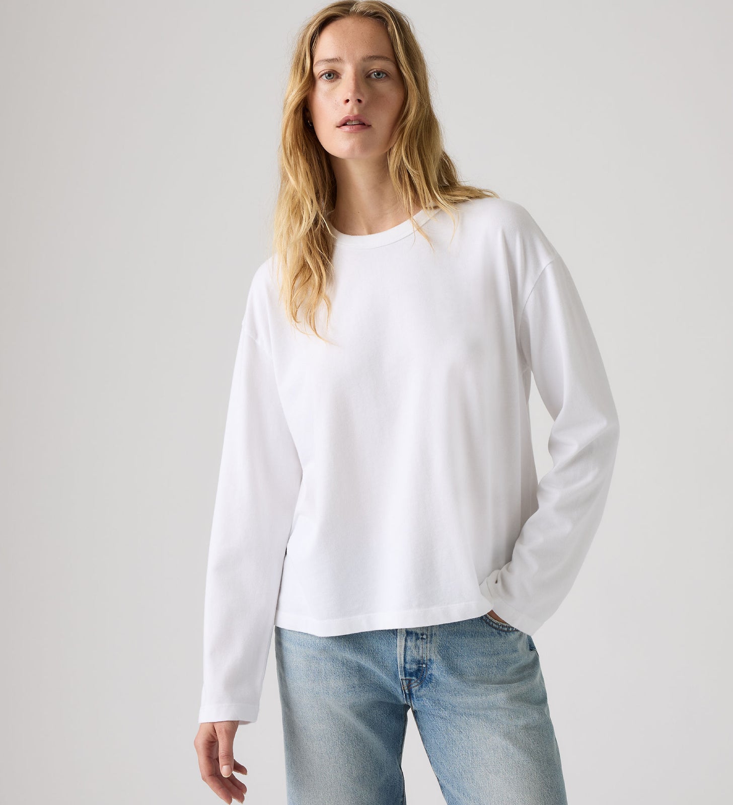 Main 2 - Levi's® Women's Vintage Long-Sleeve Tee - 0085S0000
