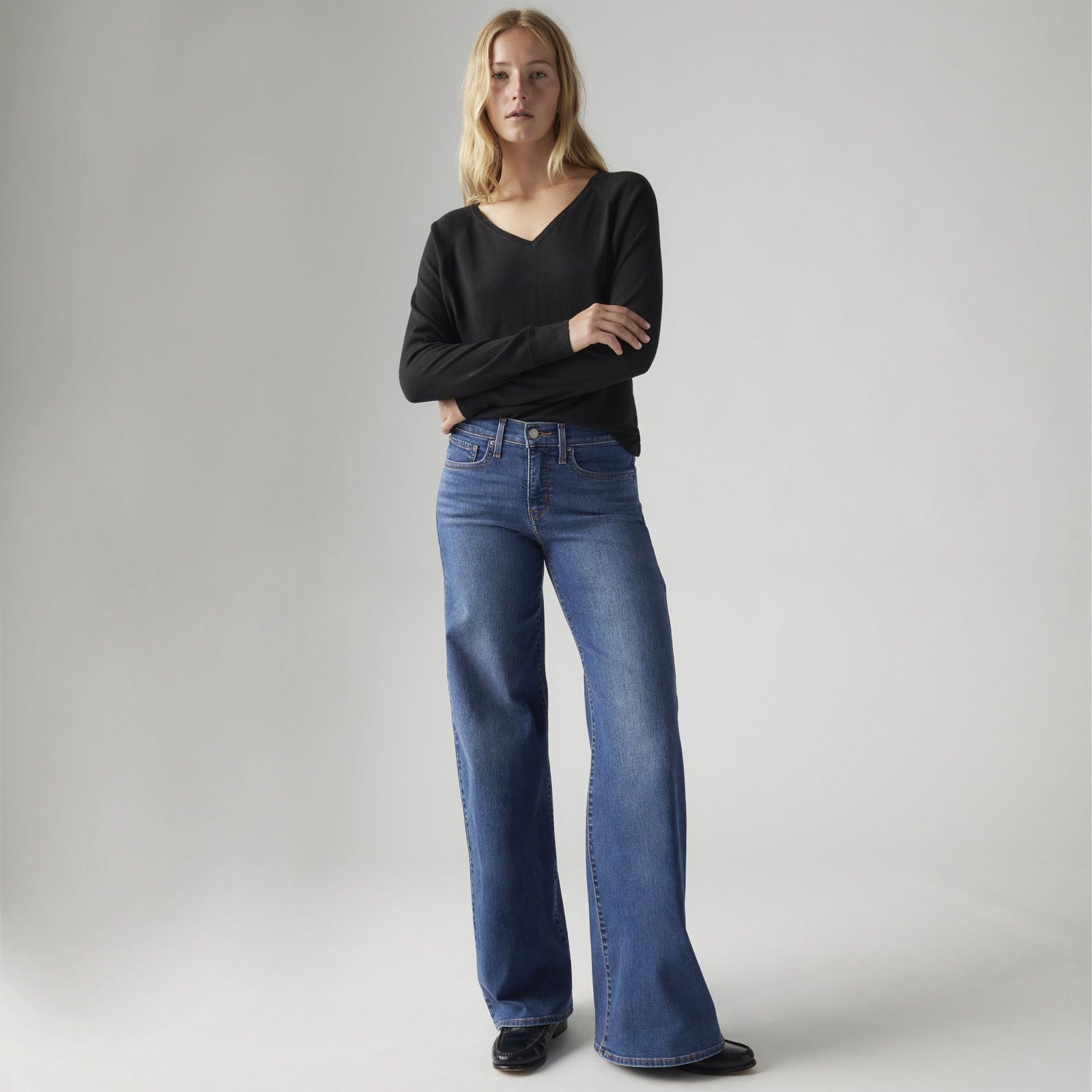 Main 1 - Levi's®  Women's 318 Shaping Wide-Leg Jeans - 001PZ0001