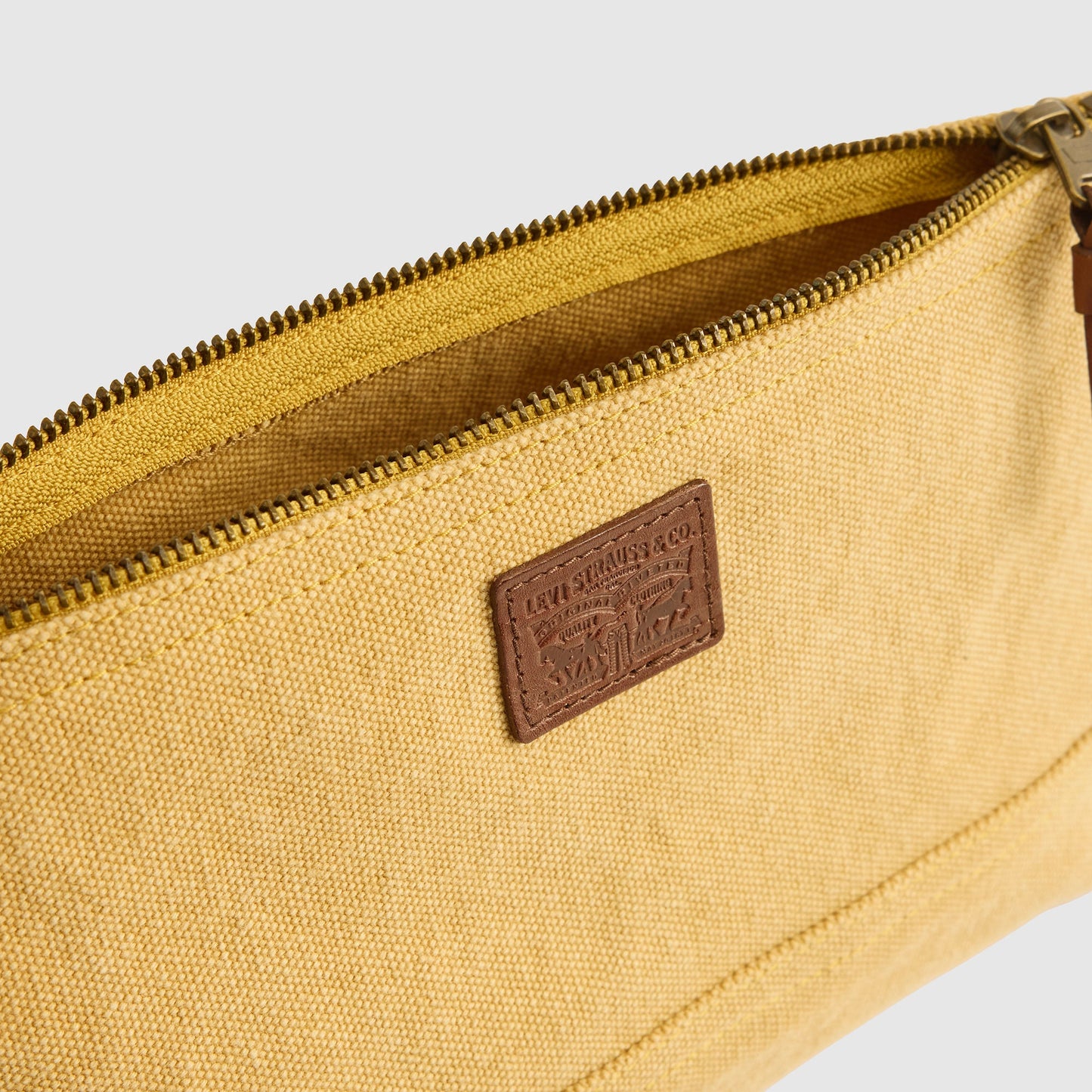 Levi's® Men's Canvas Pouch