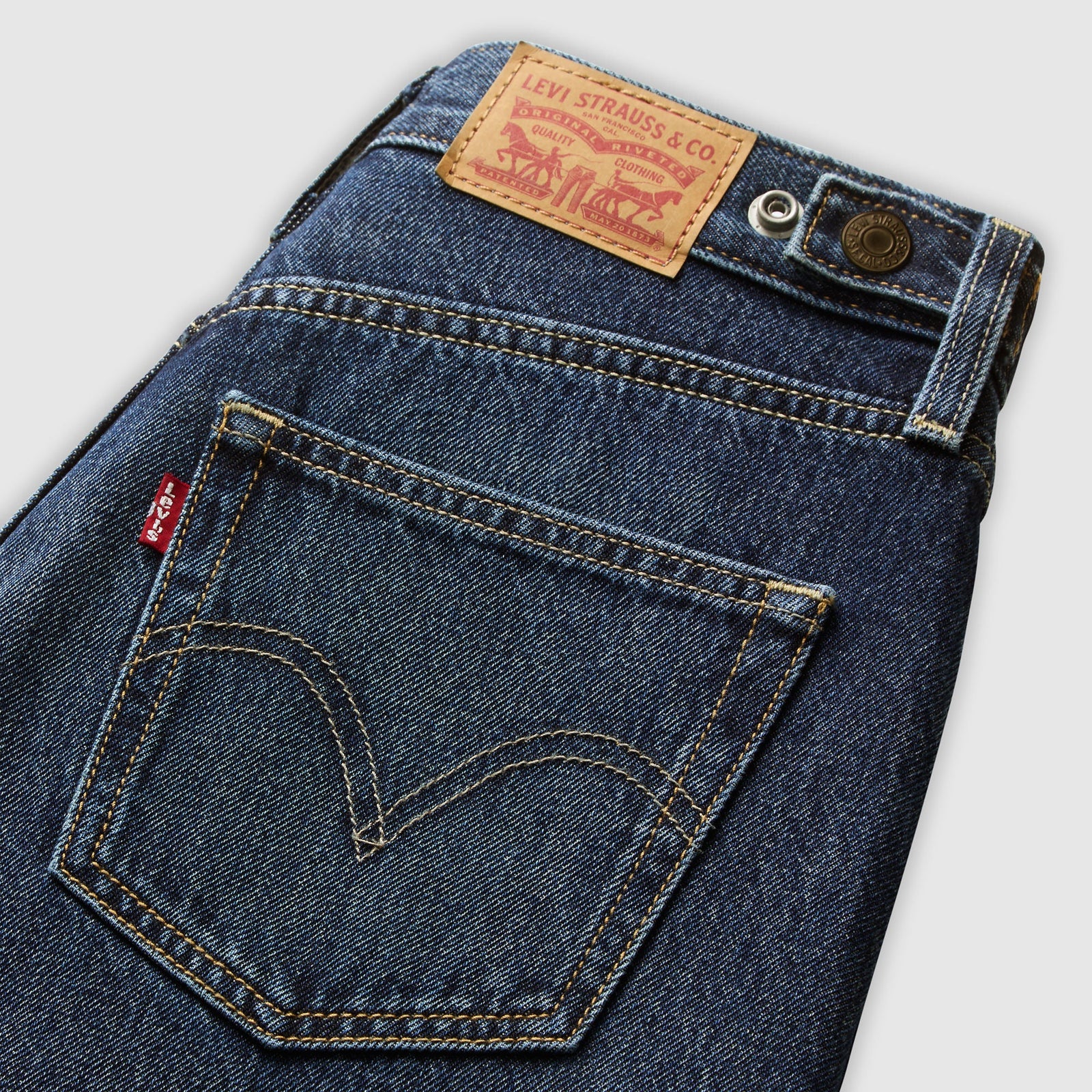 Main 8 - Levi's® Women's Cinch Barrel Jeans - 003V50001