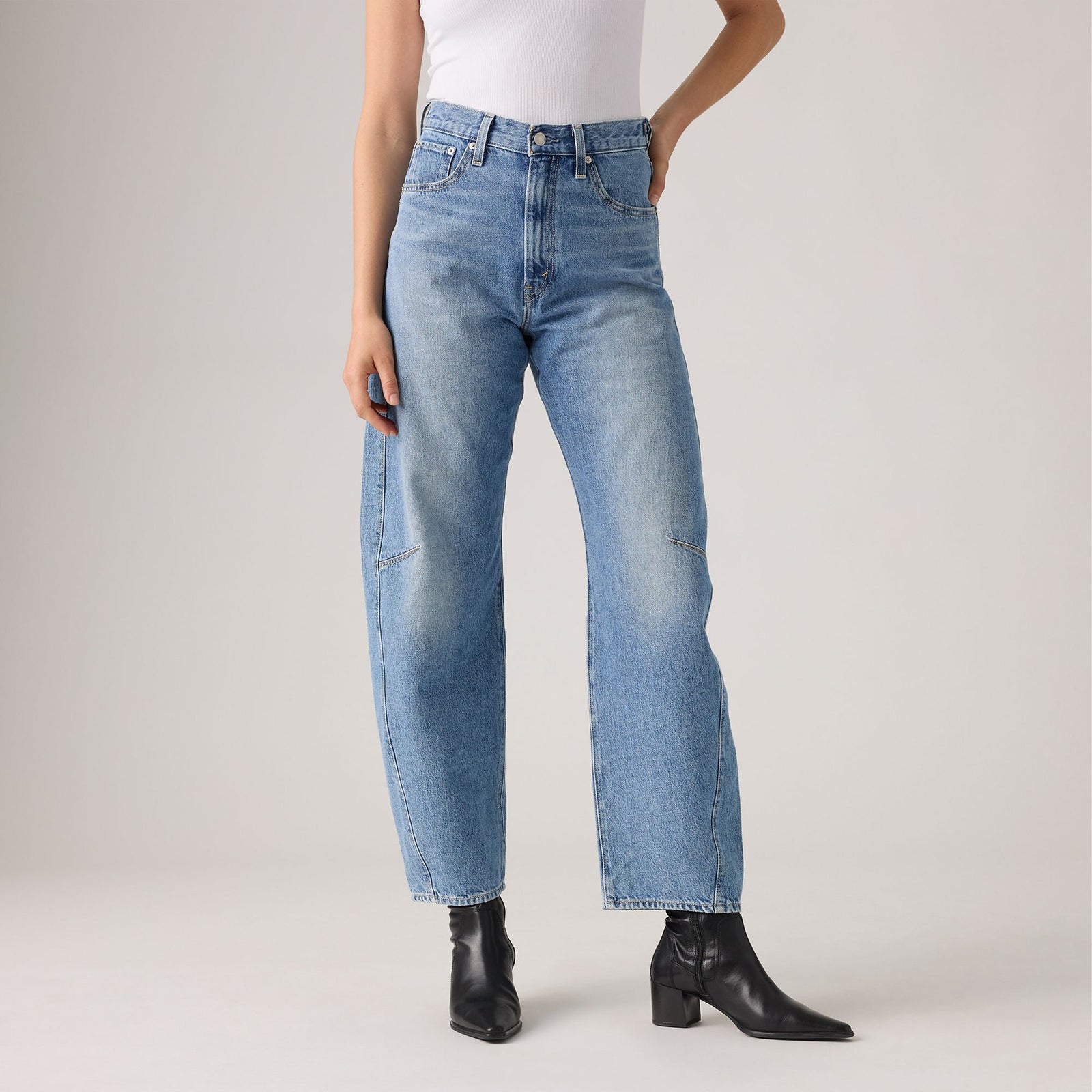 Main 5 - Levi's® Women's Cinch Barrel Jeans - 003V50002