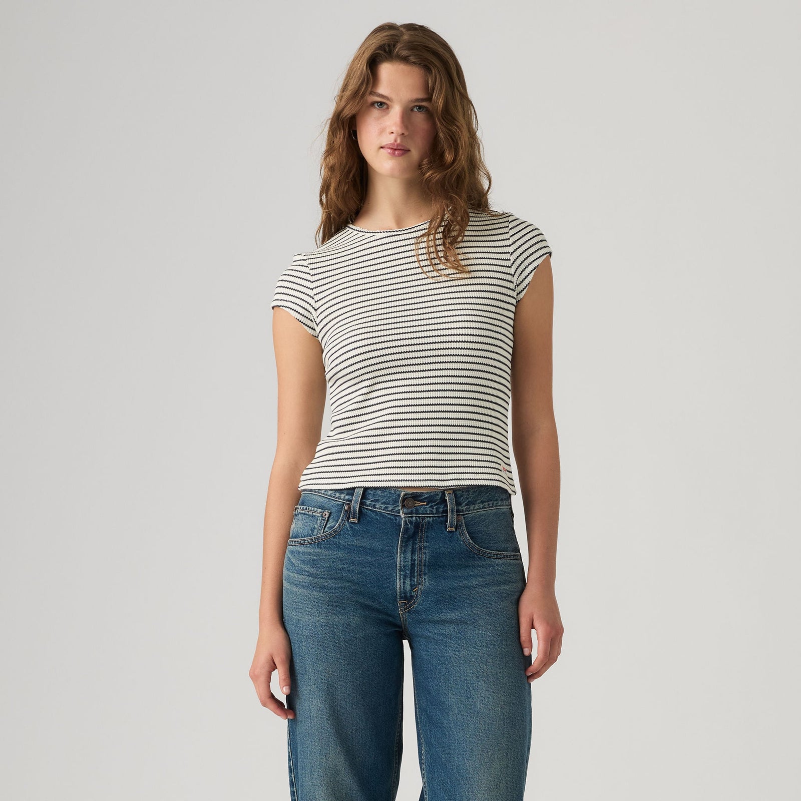 Main 4 - Levi's® Dry Goods Women's Waffle Cap Tee - 003PW0009