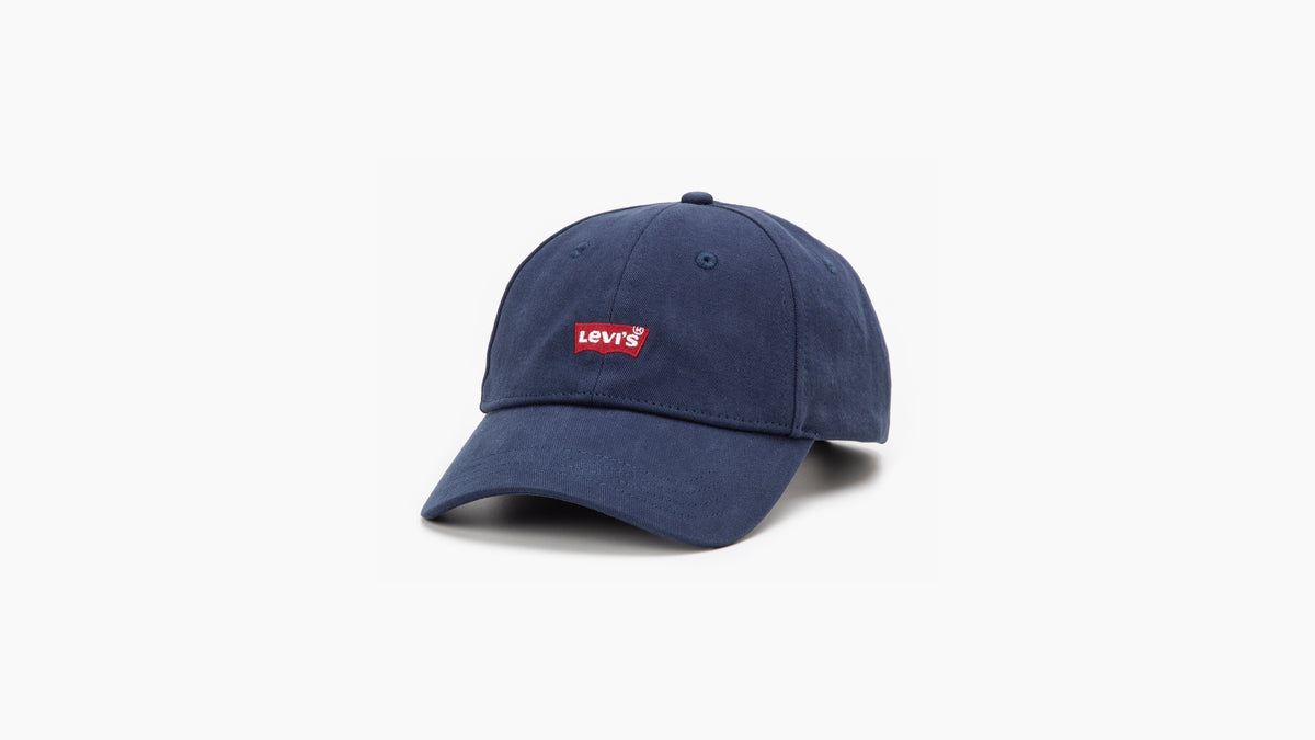 Dark blue cap with Levi’s logo