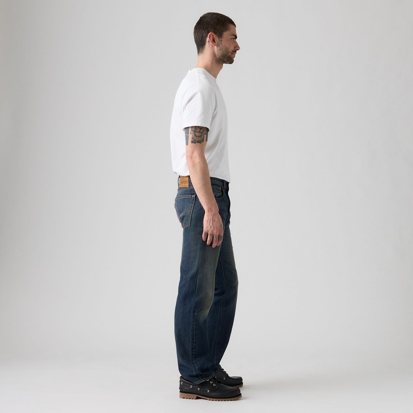Main 4 - Levi's® Men's 555™ Relaxed Straight Jeans - 000LO0065