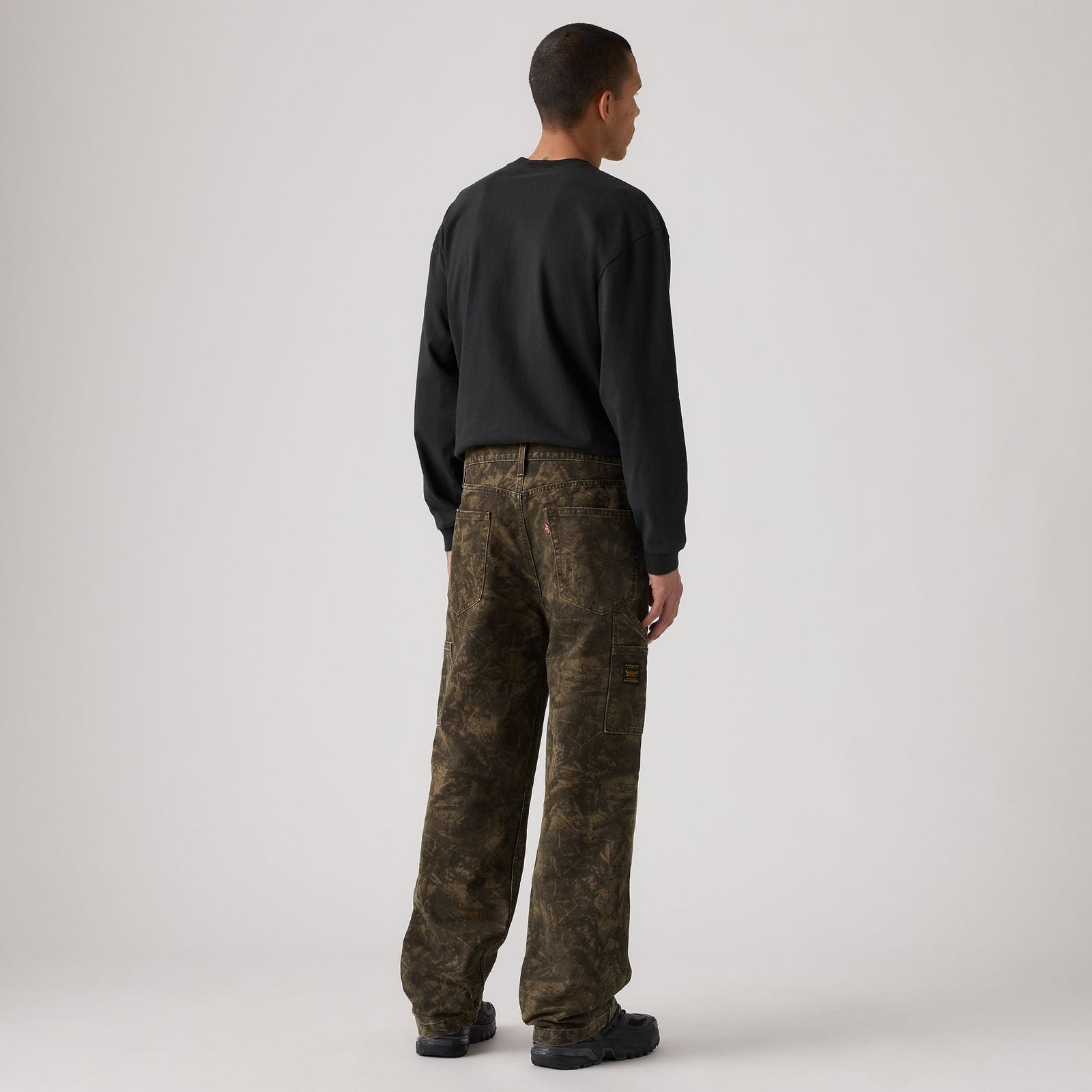 Main 2 - Levi's® Men's 568™ Loose Straight Double-Knee Carpenter - A73670021