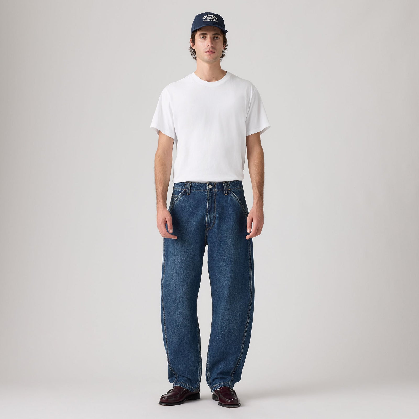 Main 1 - Levi's® Men's Baggy Barrel Jeans - 0057O0001