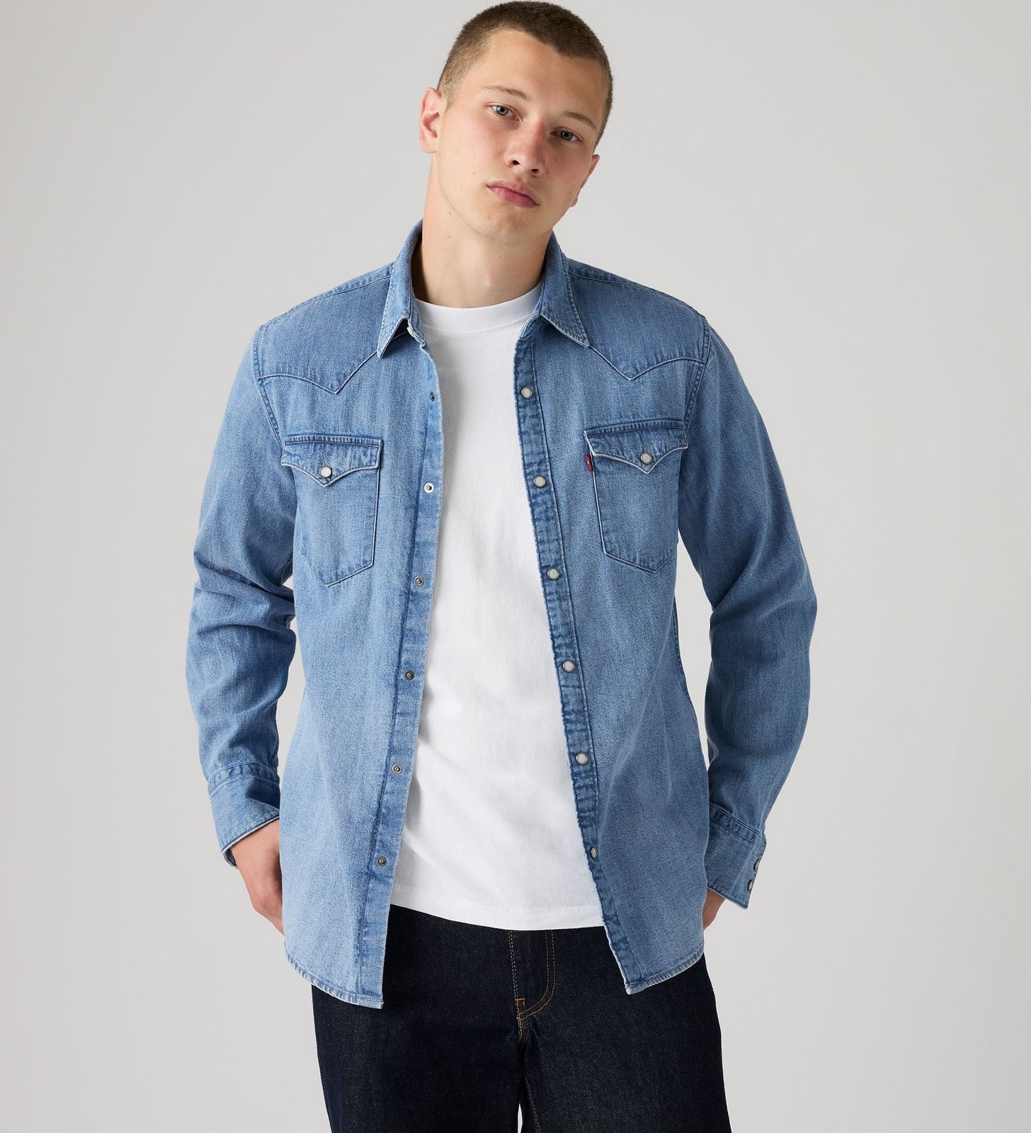 Main 1 - Levi's® Men's Barstow Standard Fit Western Shirt - 857440126
