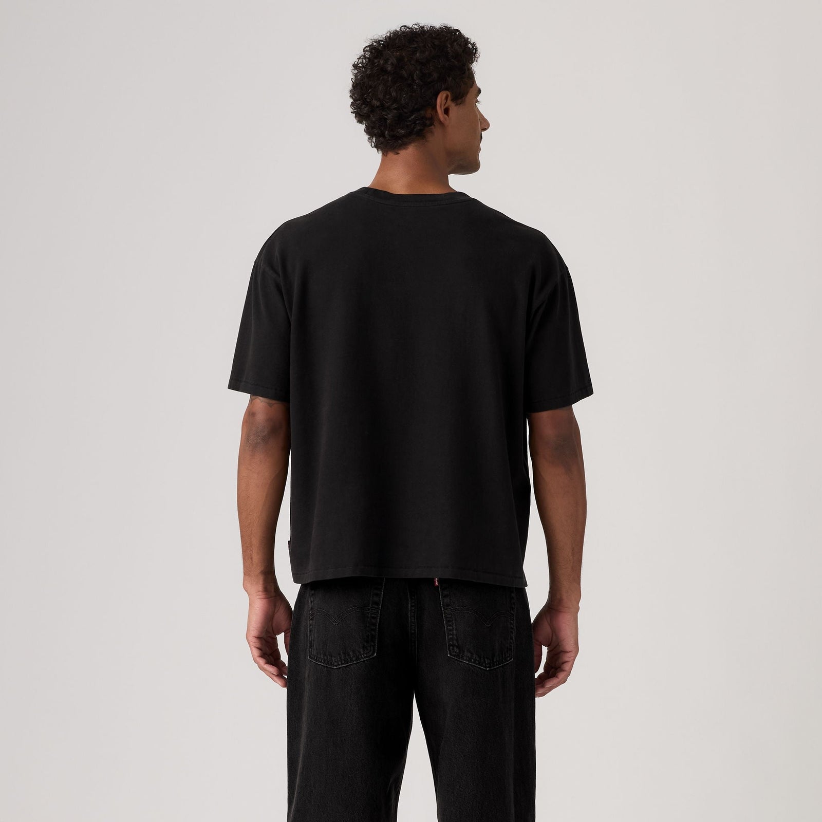 Main 2 - Levi's® Men's Boxy Short-Sleeve Tee - 0049F0041