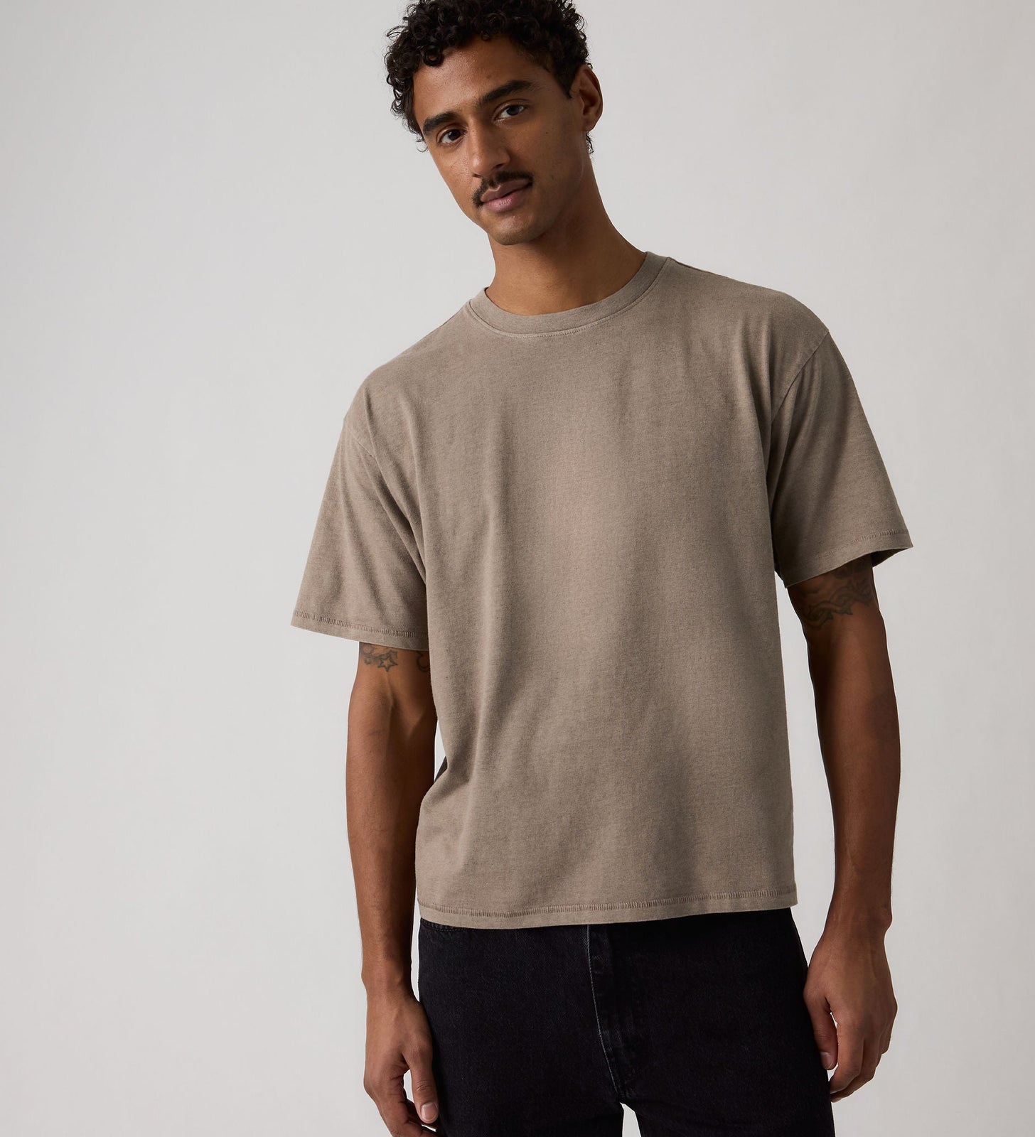 Main 1 - Levi's® Men's Boxy Short-Sleeve Tee - 0049F0020