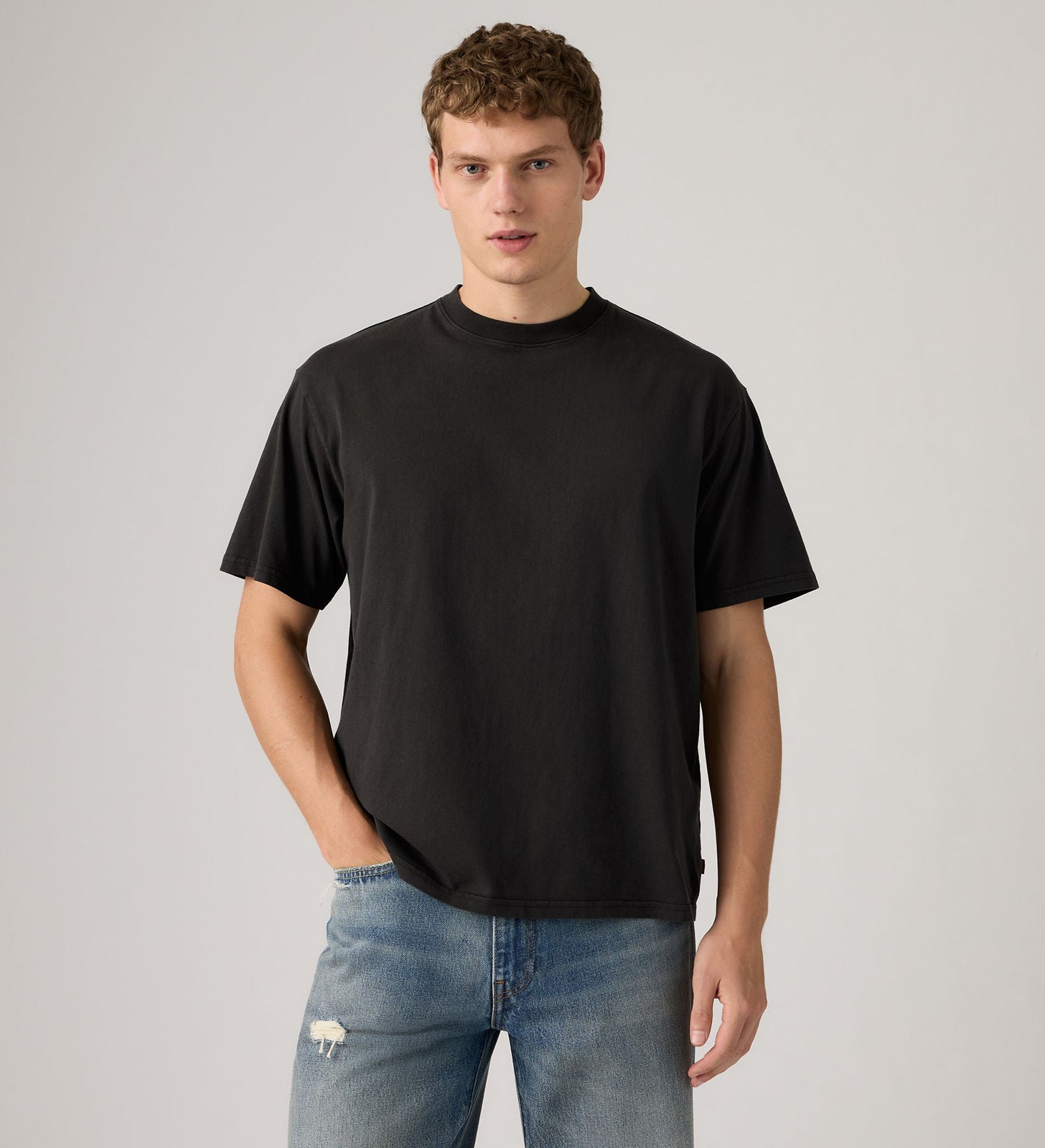 Main 1 - Levi's® Men's Boxy Short-Sleeve Tee - 0049F0025