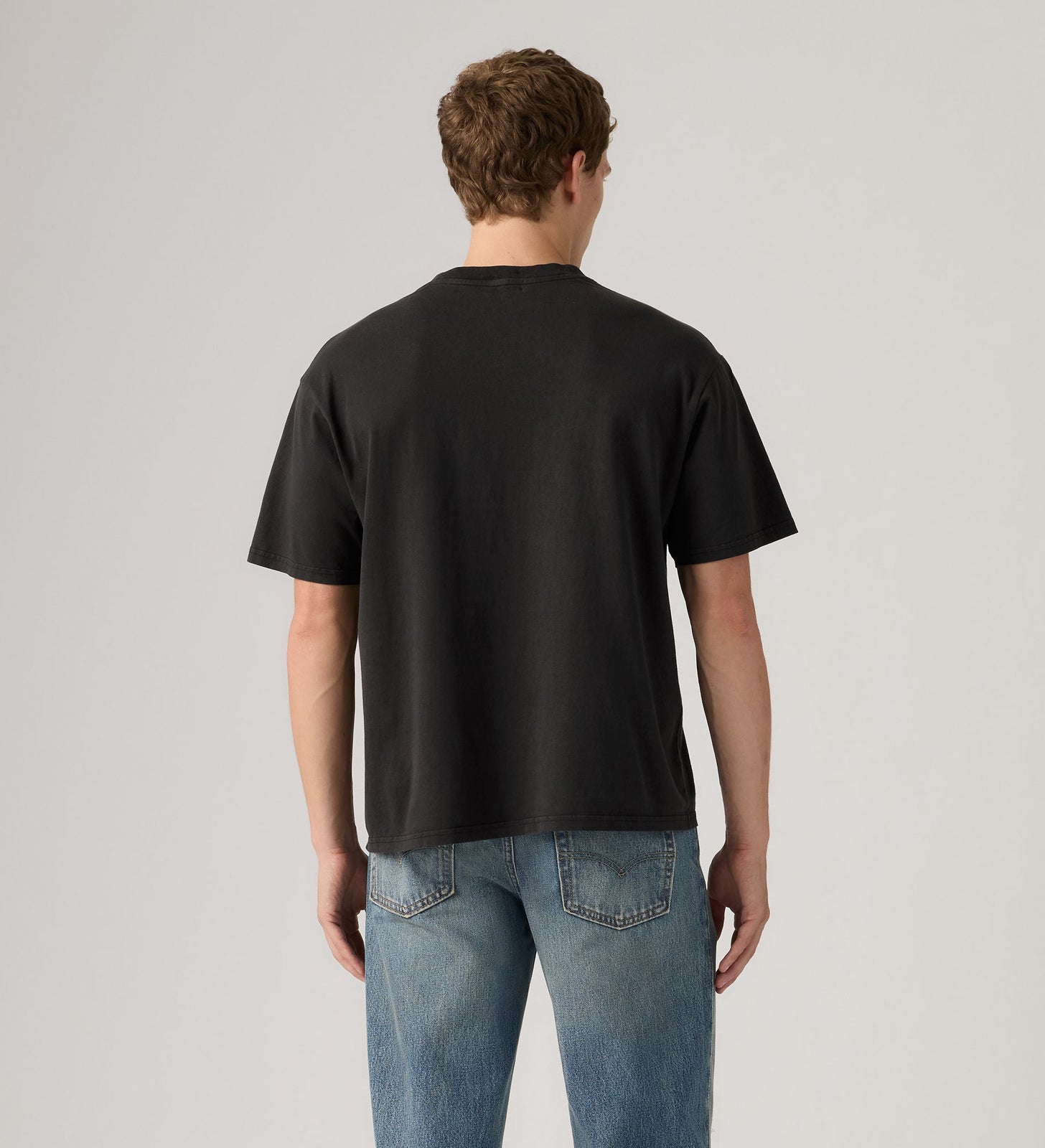 Main 2 - Levi's® Men's Boxy Short-Sleeve Tee - 0049F0025
