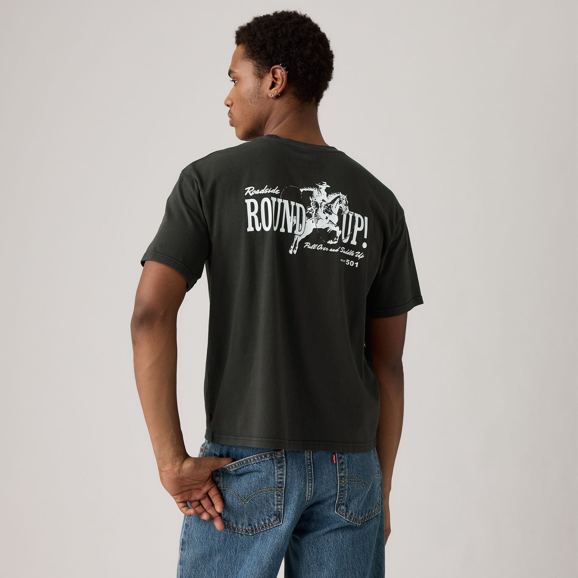 Levi's® Men's Graphic Cropped Tee