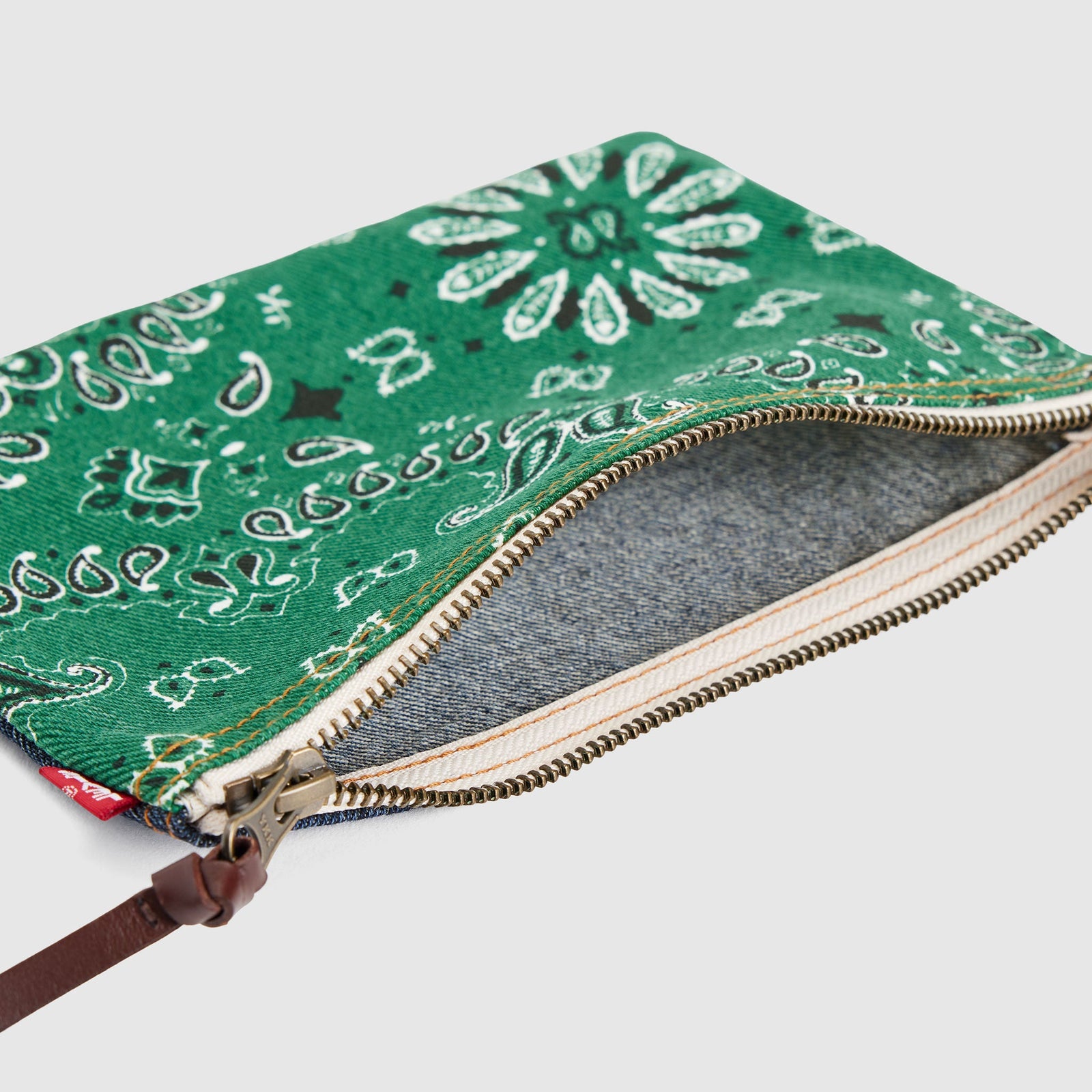 Main 4 - Levi's® Men's Graphic Small Pouch - 0083B0001