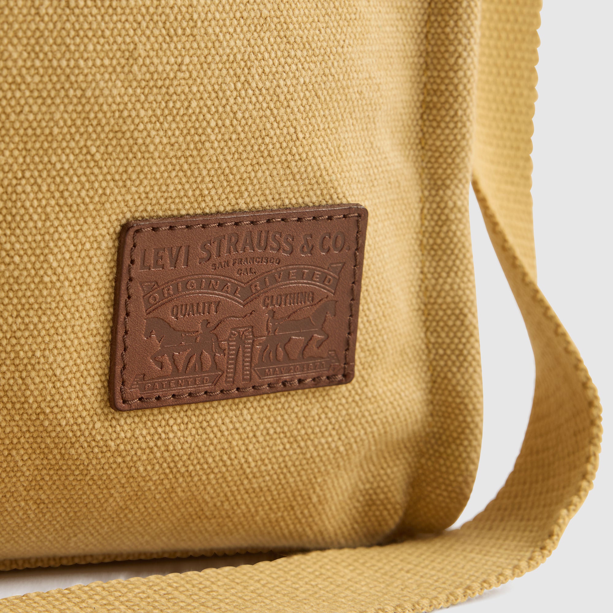 Levi's® Men's Heritage Tote Bag