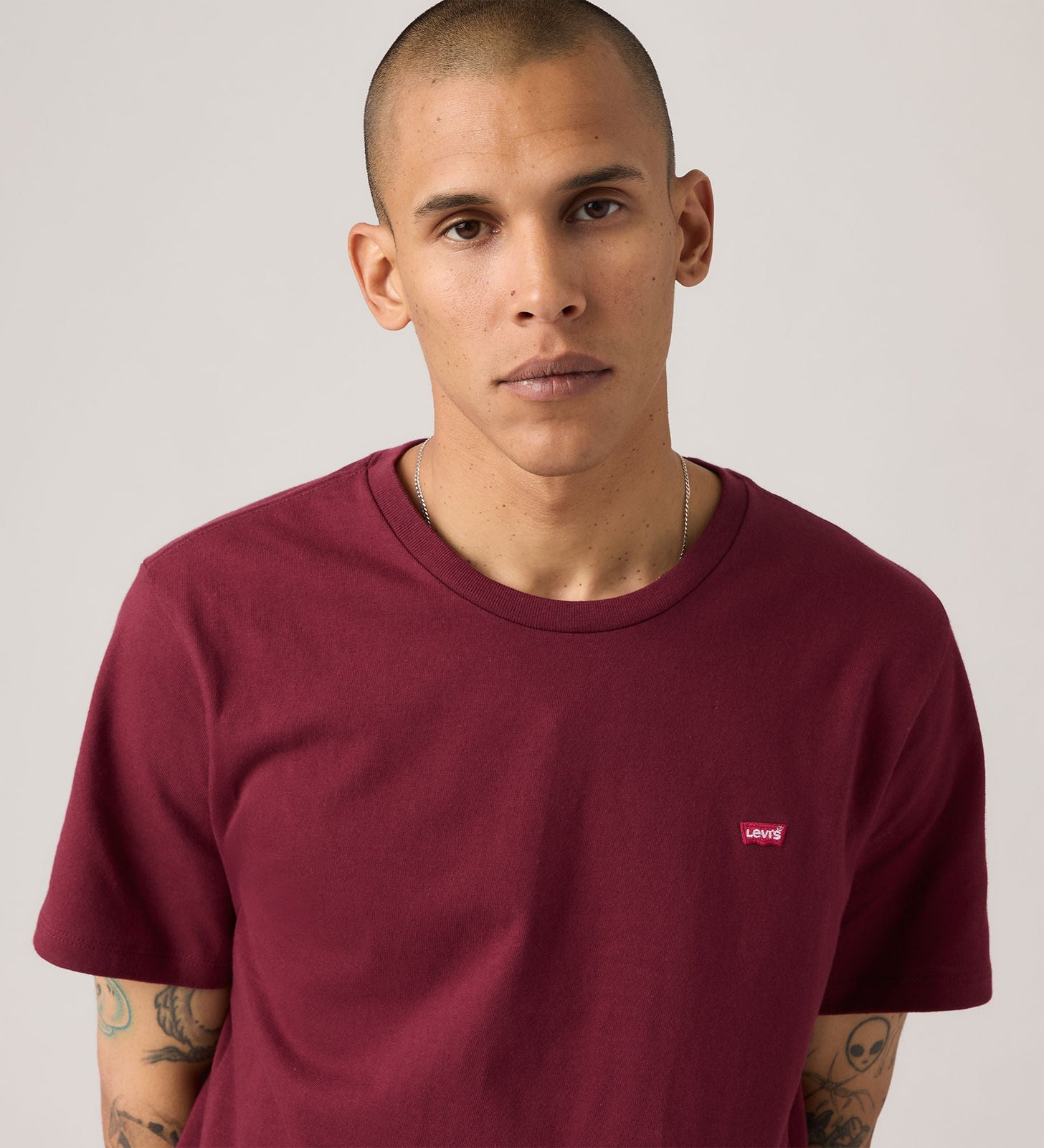 Main 4 - Levi's® Men's Original Housemark T-Shirt - 566050300