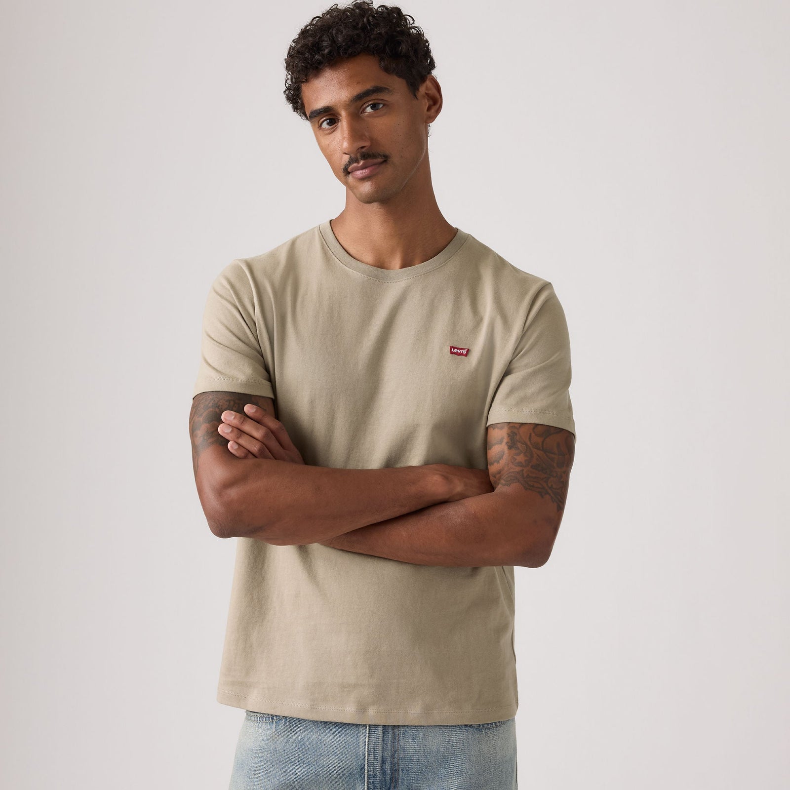 Main 3 - Levi's® Men's Original Housemark T-Shirt - 566050301