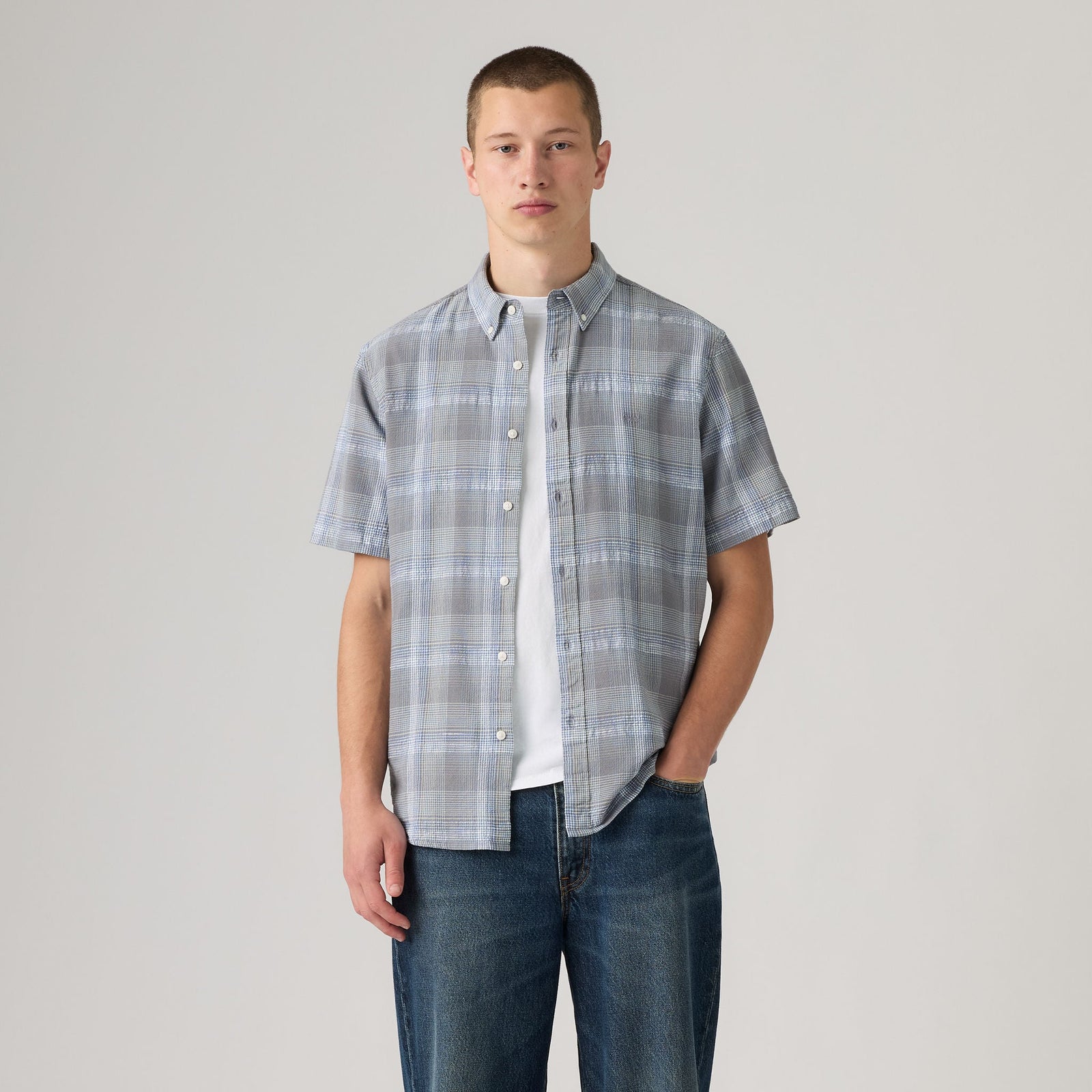 Main 4 - Levi's® Men's Short-Sleeve Authentic Button-Down Shirt - A91610037