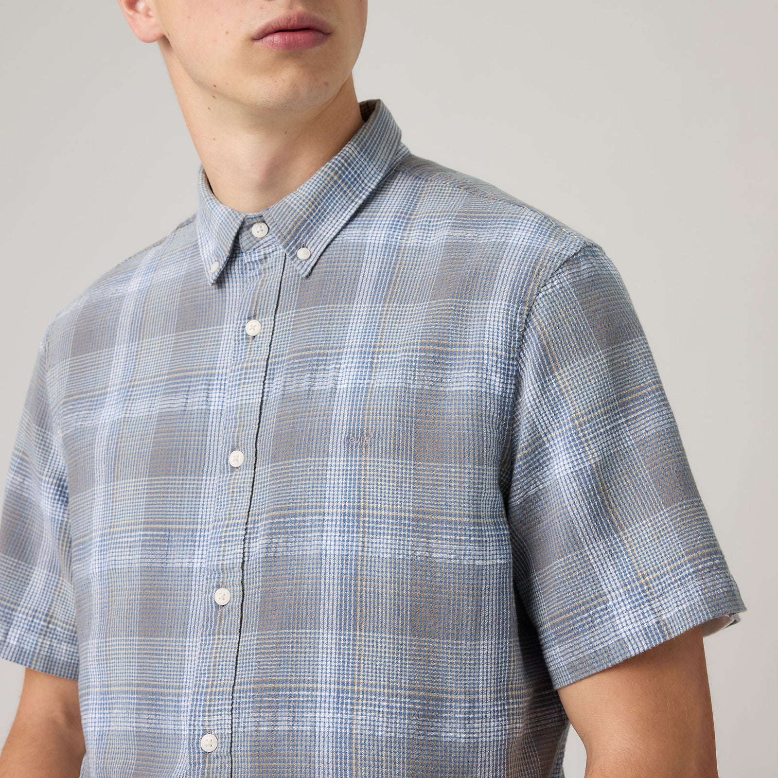 Main 5 - Levi's® Men's Short-Sleeve Authentic Button-Down Shirt - A91610037