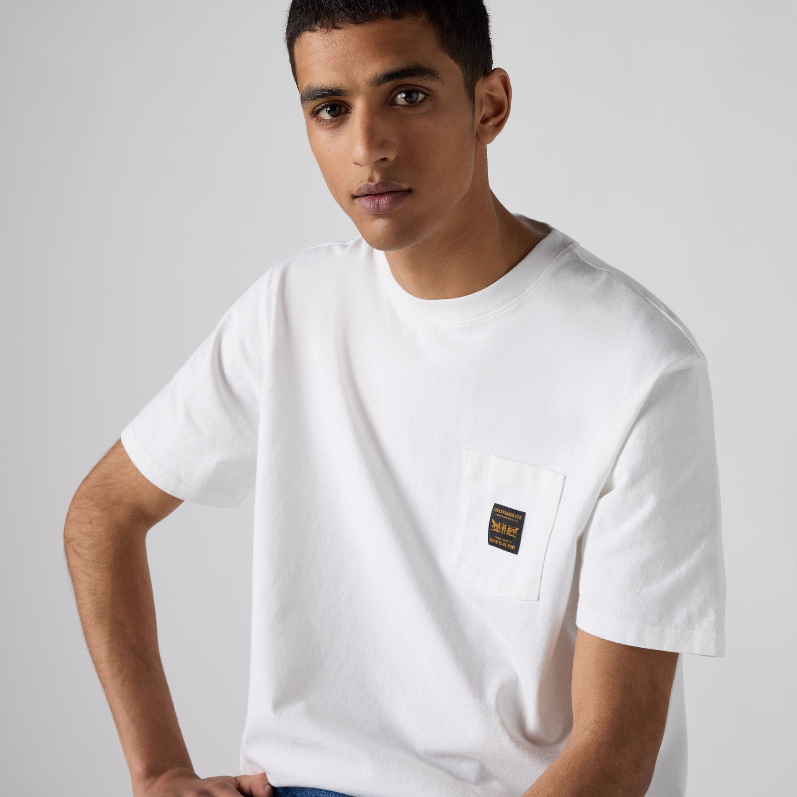 Main 4 - Levi's® Men's Short-Sleeve Workwear Pocket T-Shirt - 008AB0008