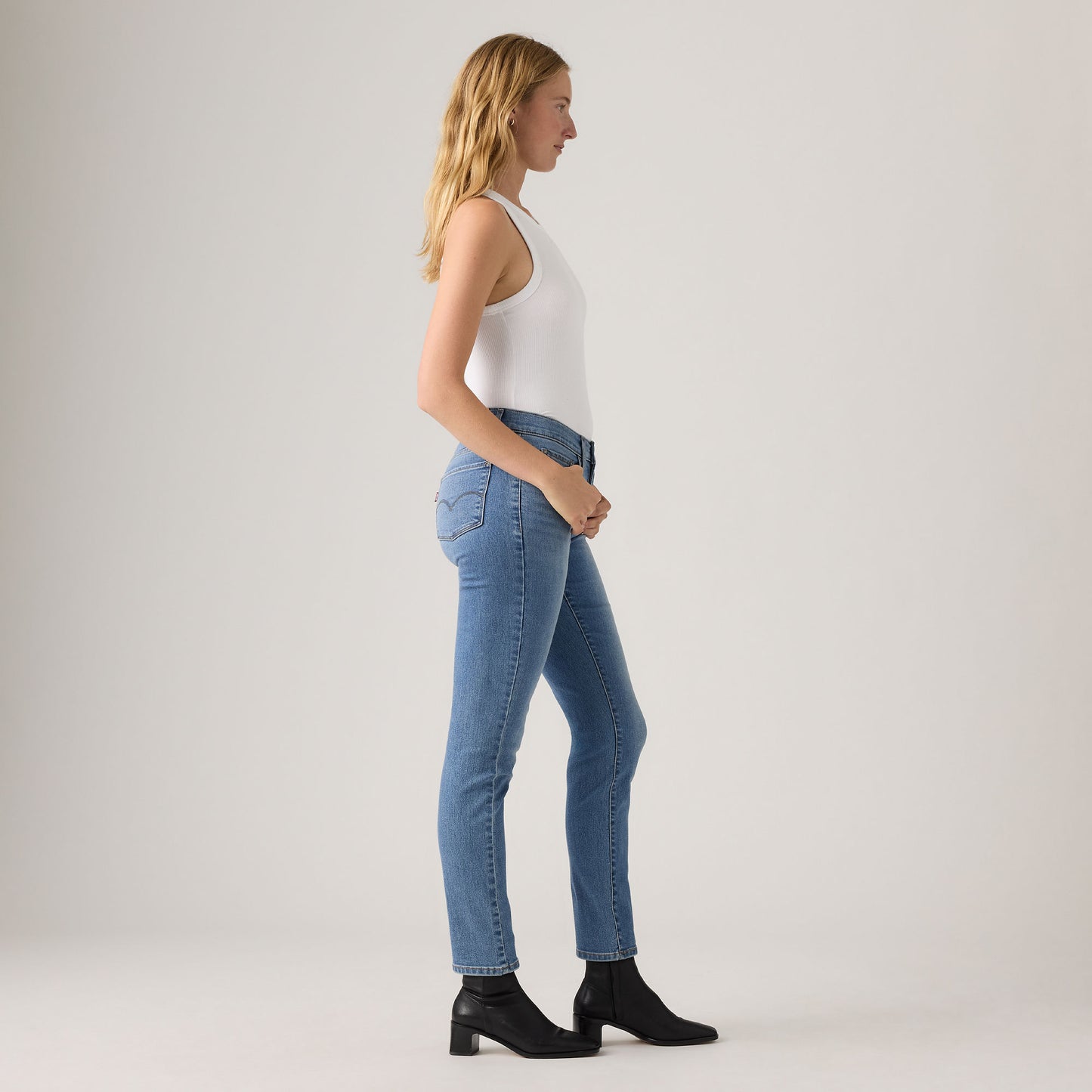 Levi’s® Women's 312 Shaping Slim Jeans